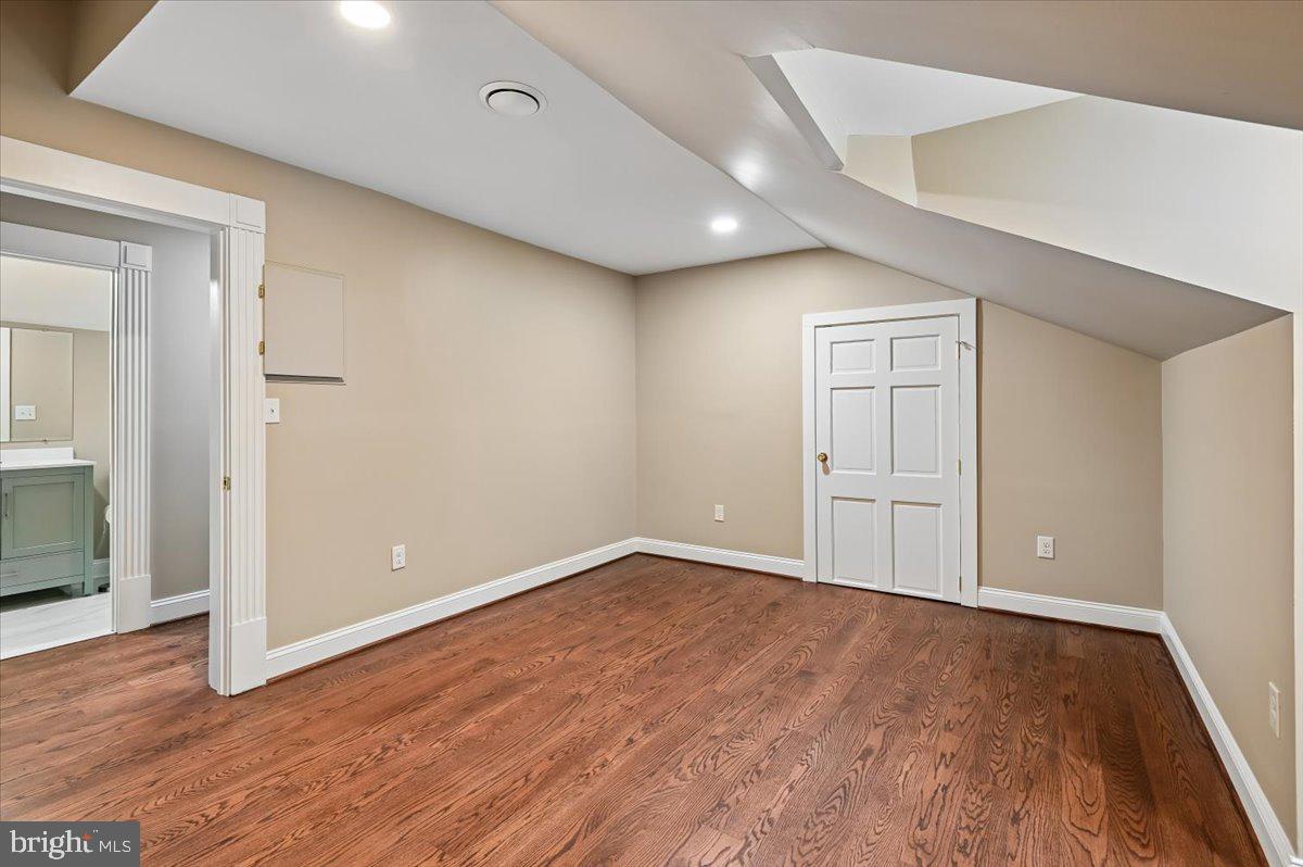 SIMPSON WOODS - Residential