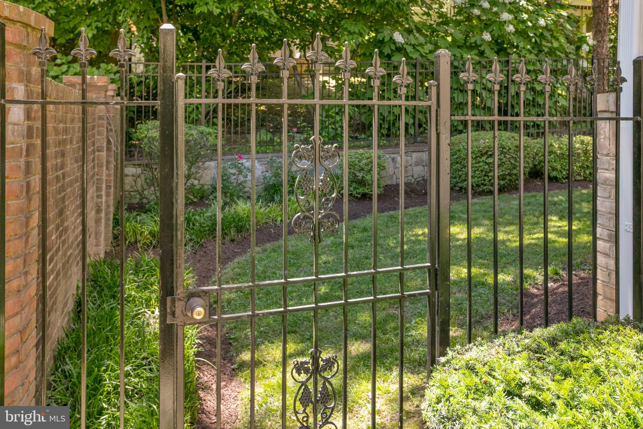 CHEVY CHASE PARK - Residential