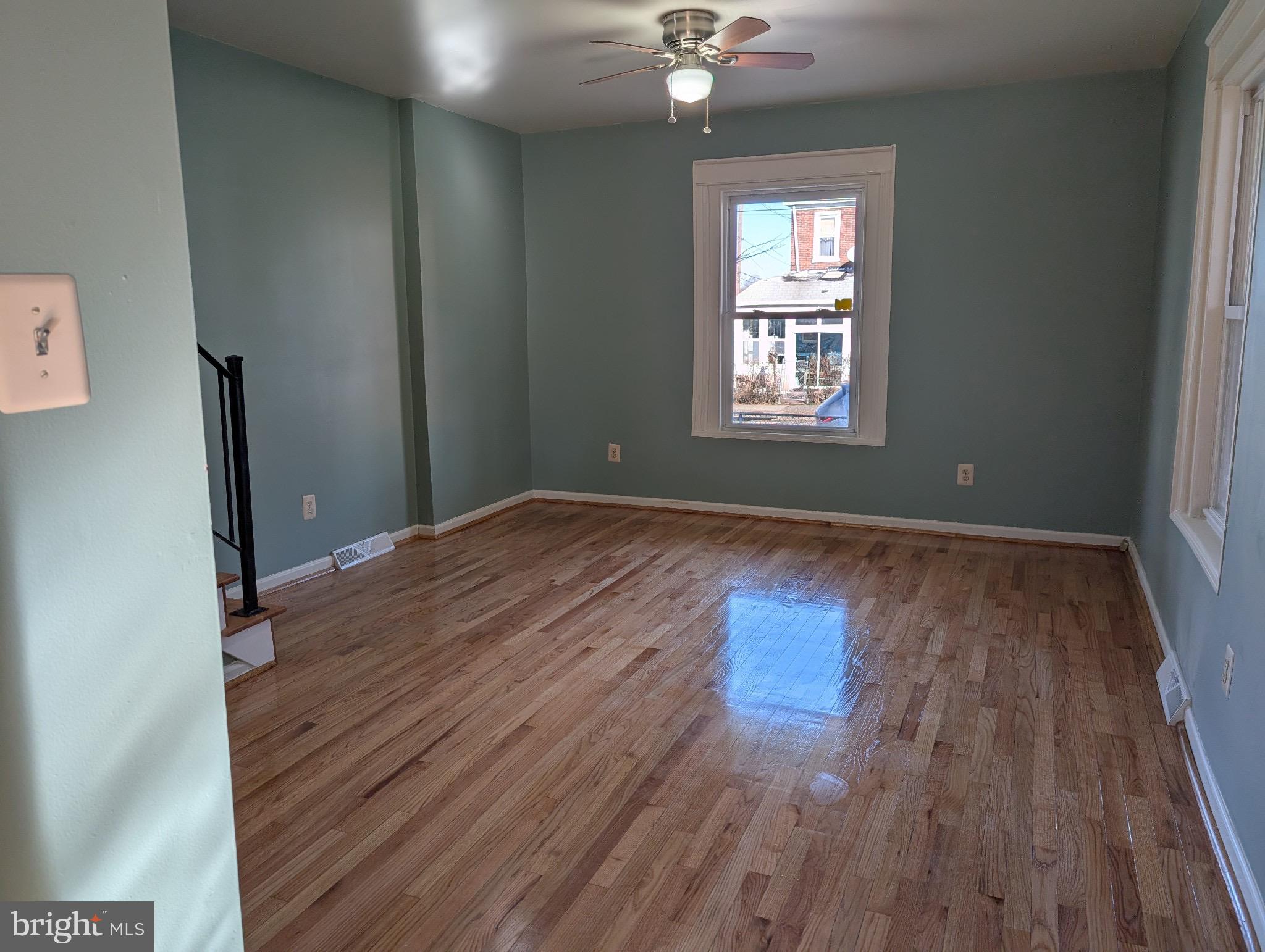 LAWNDALE - Residential