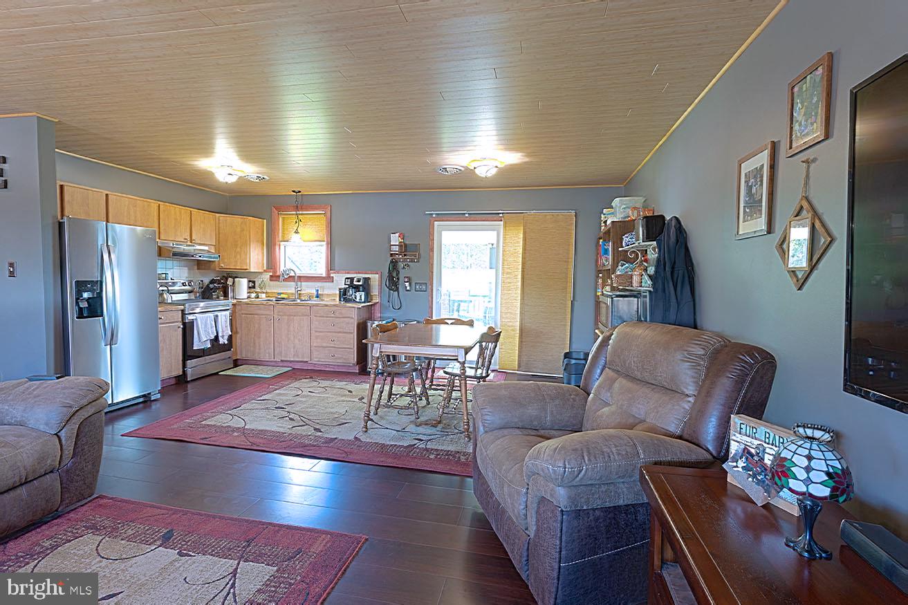 LAKE WYNONAH - Residential