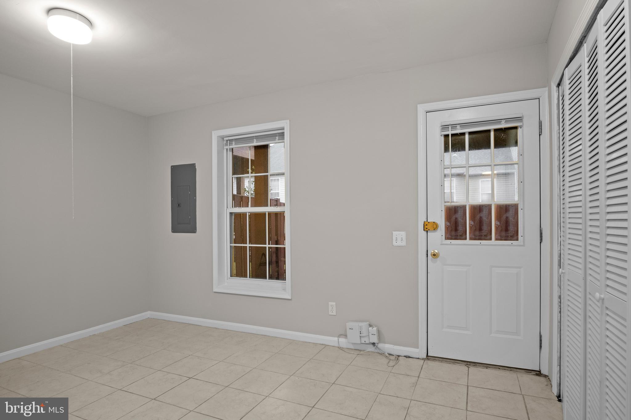 FAIR OAKS GREEN - Residential Lease