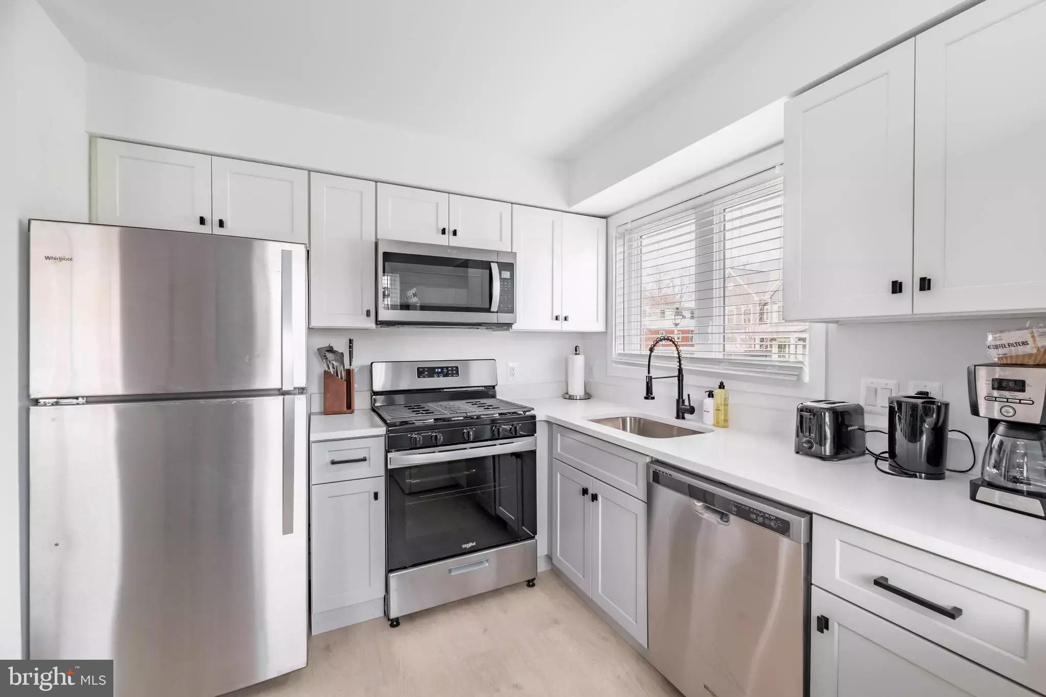 VIRGINIA SQUARE - Residential Income