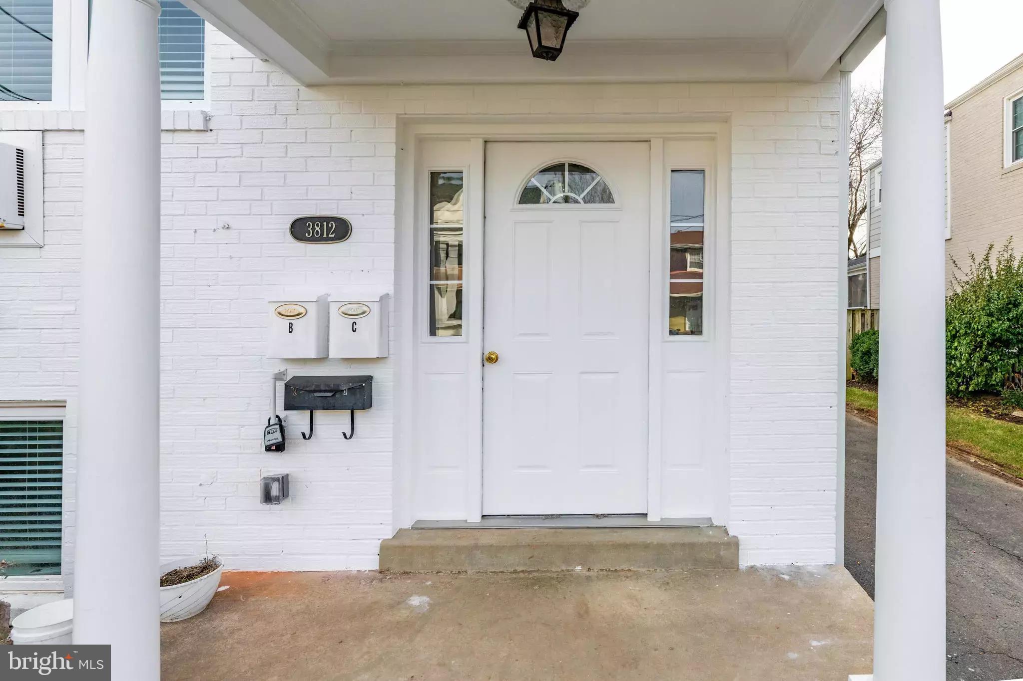VIRGINIA SQUARE - Residential Income