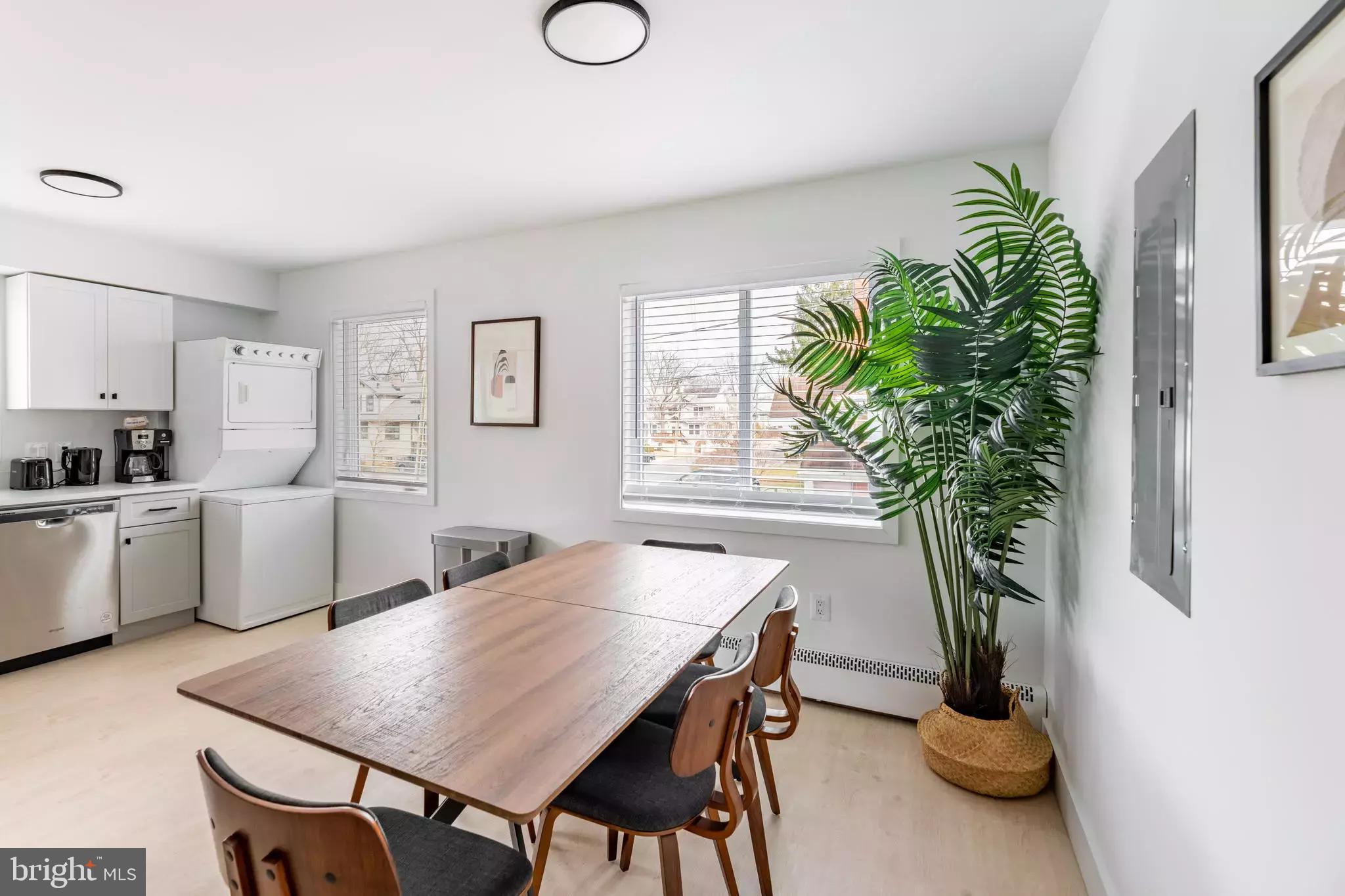 VIRGINIA SQUARE - Residential Income