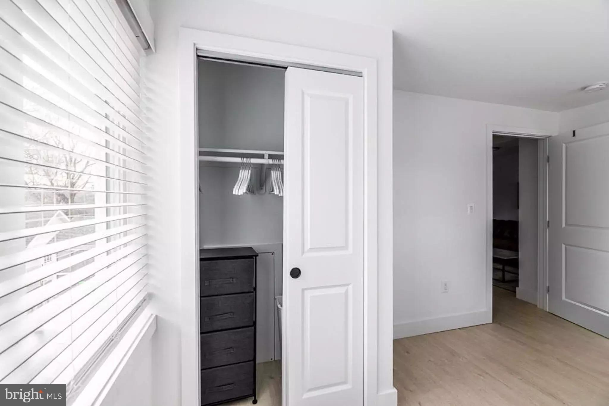 VIRGINIA SQUARE - Residential Income