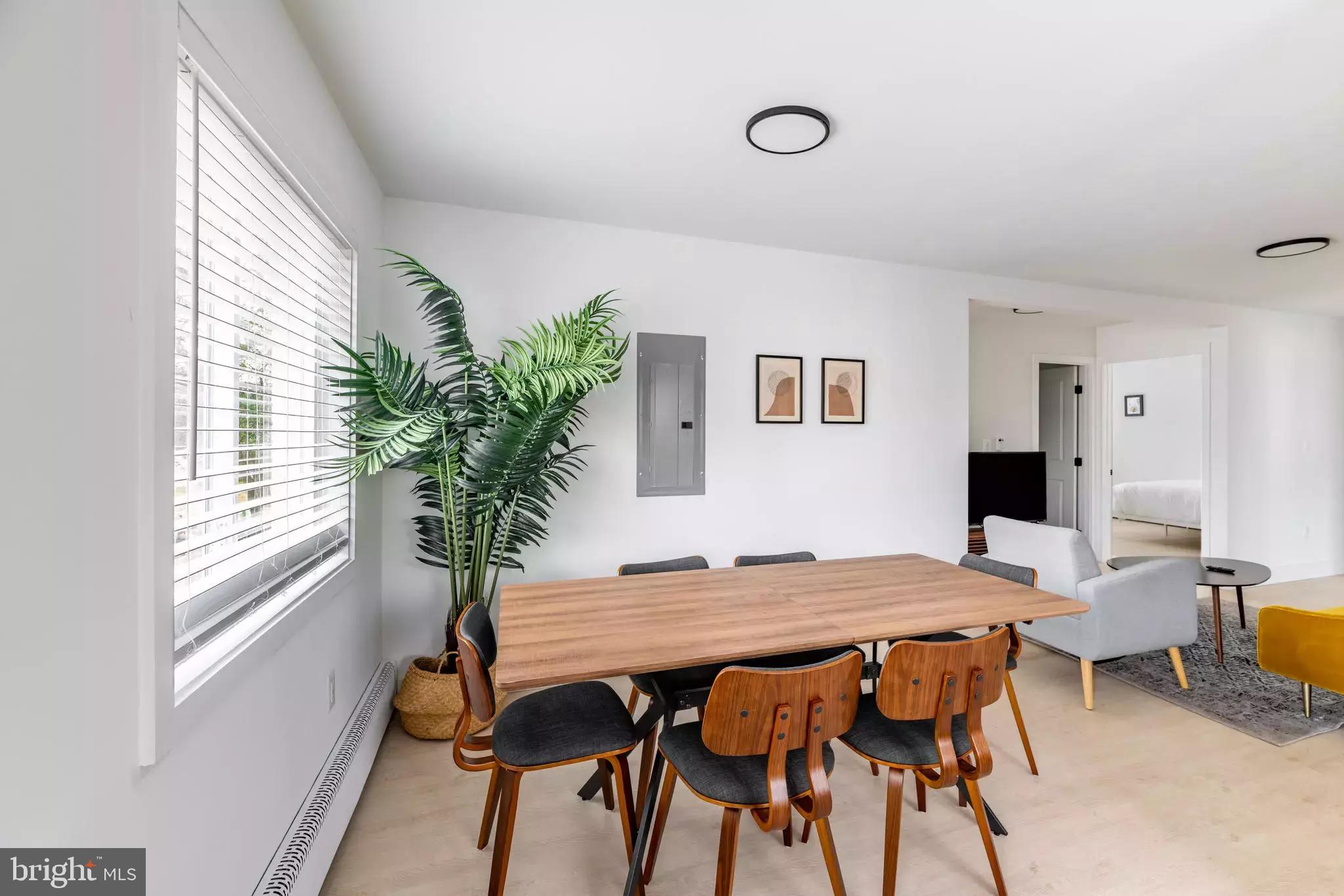 VIRGINIA SQUARE - Residential Income