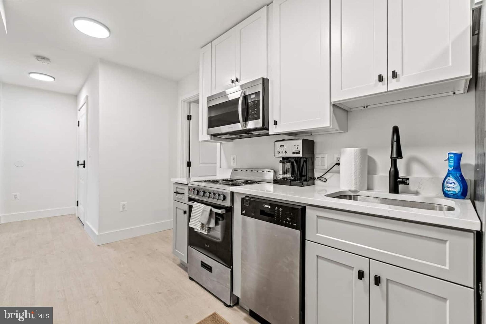 VIRGINIA SQUARE - Residential Income