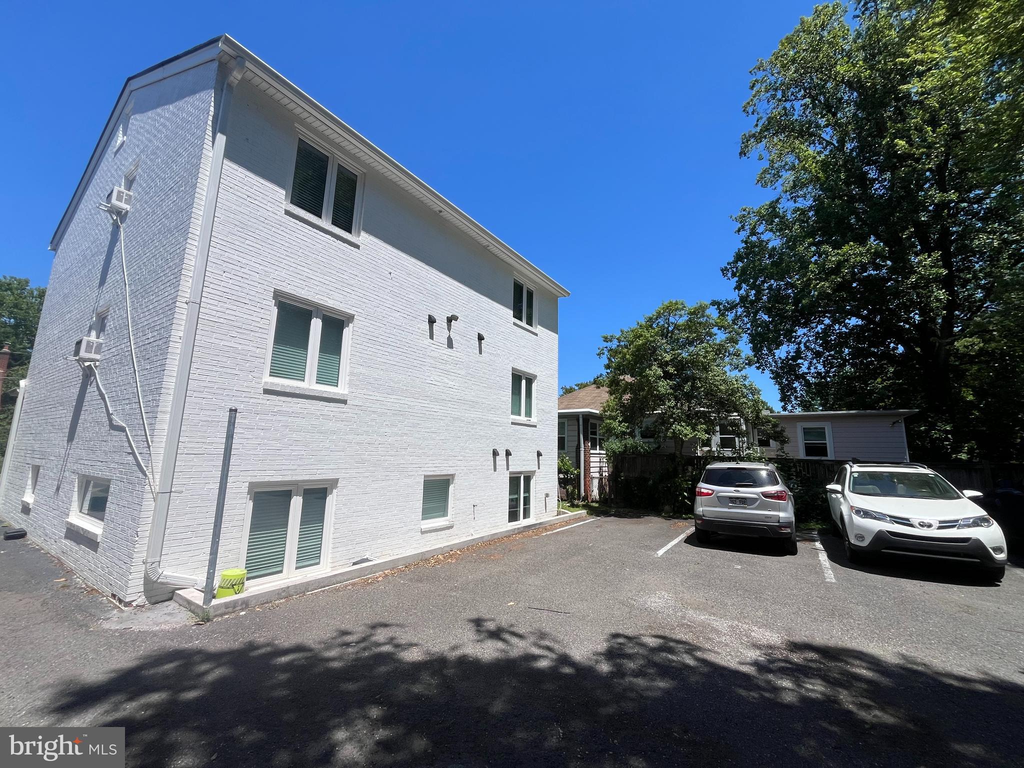 VIRGINIA SQUARE - Residential Income