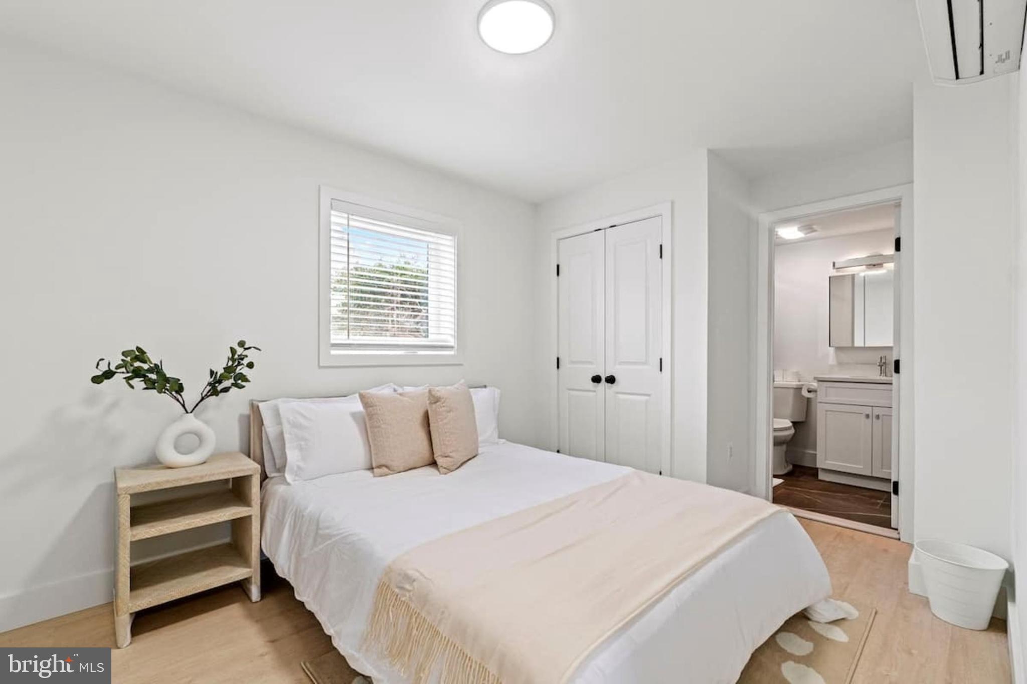 VIRGINIA SQUARE - Residential Income