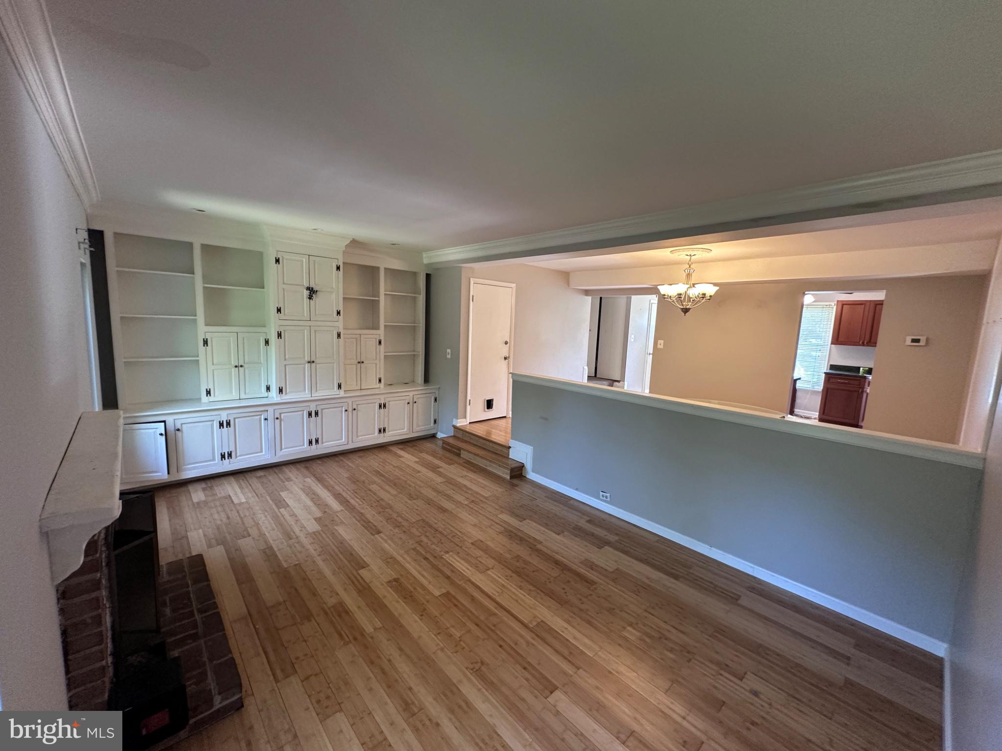 SEVEN COURTS - Residential