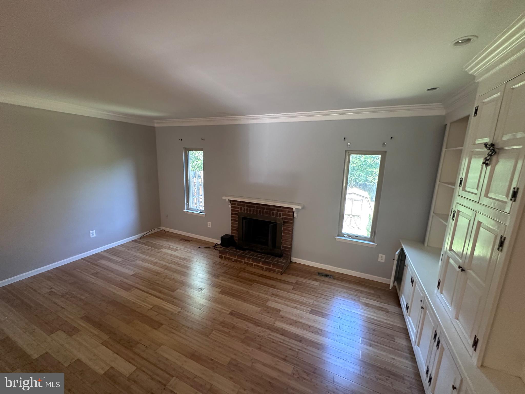 SEVEN COURTS - Residential