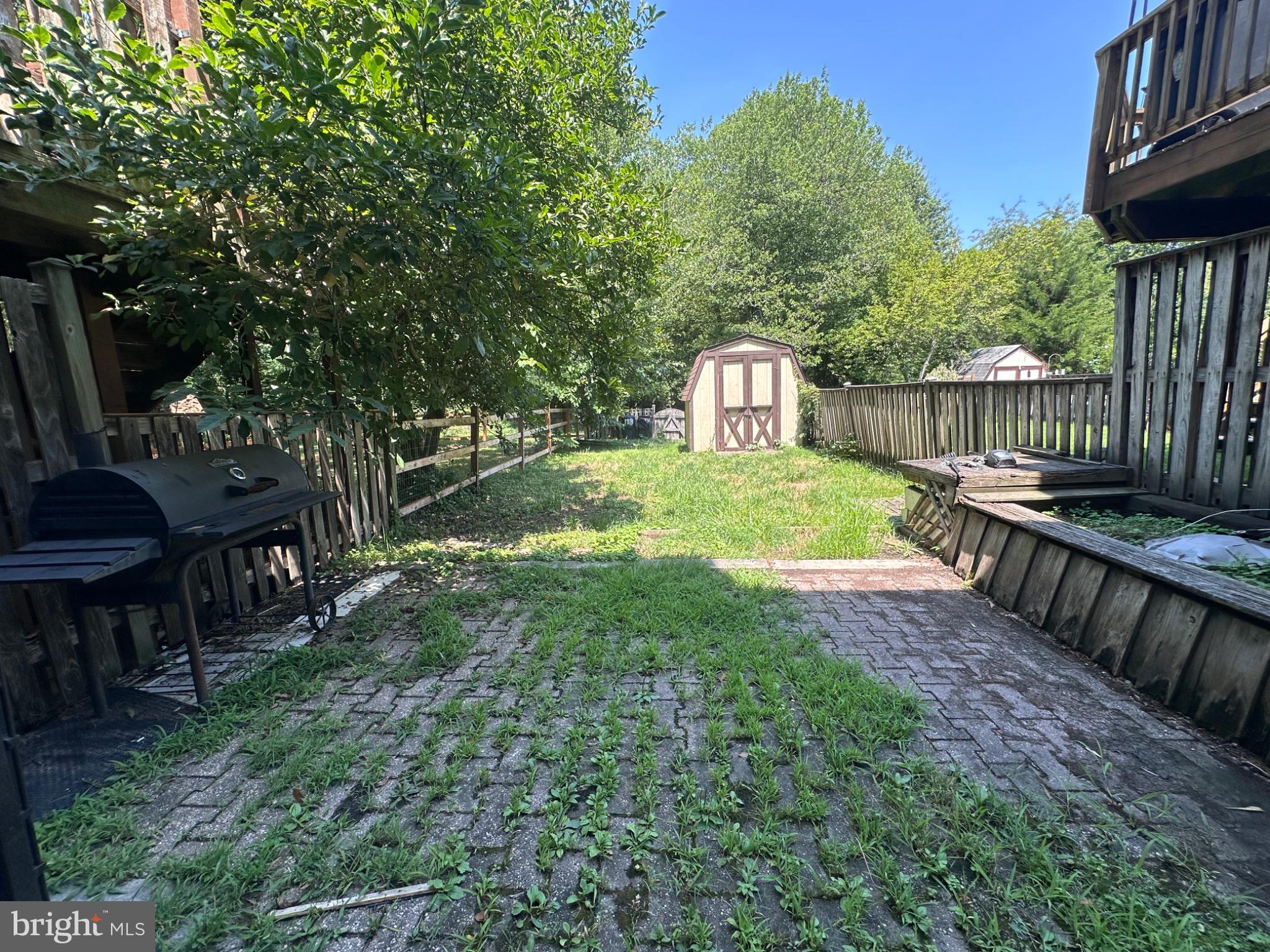 SEVEN COURTS - Residential