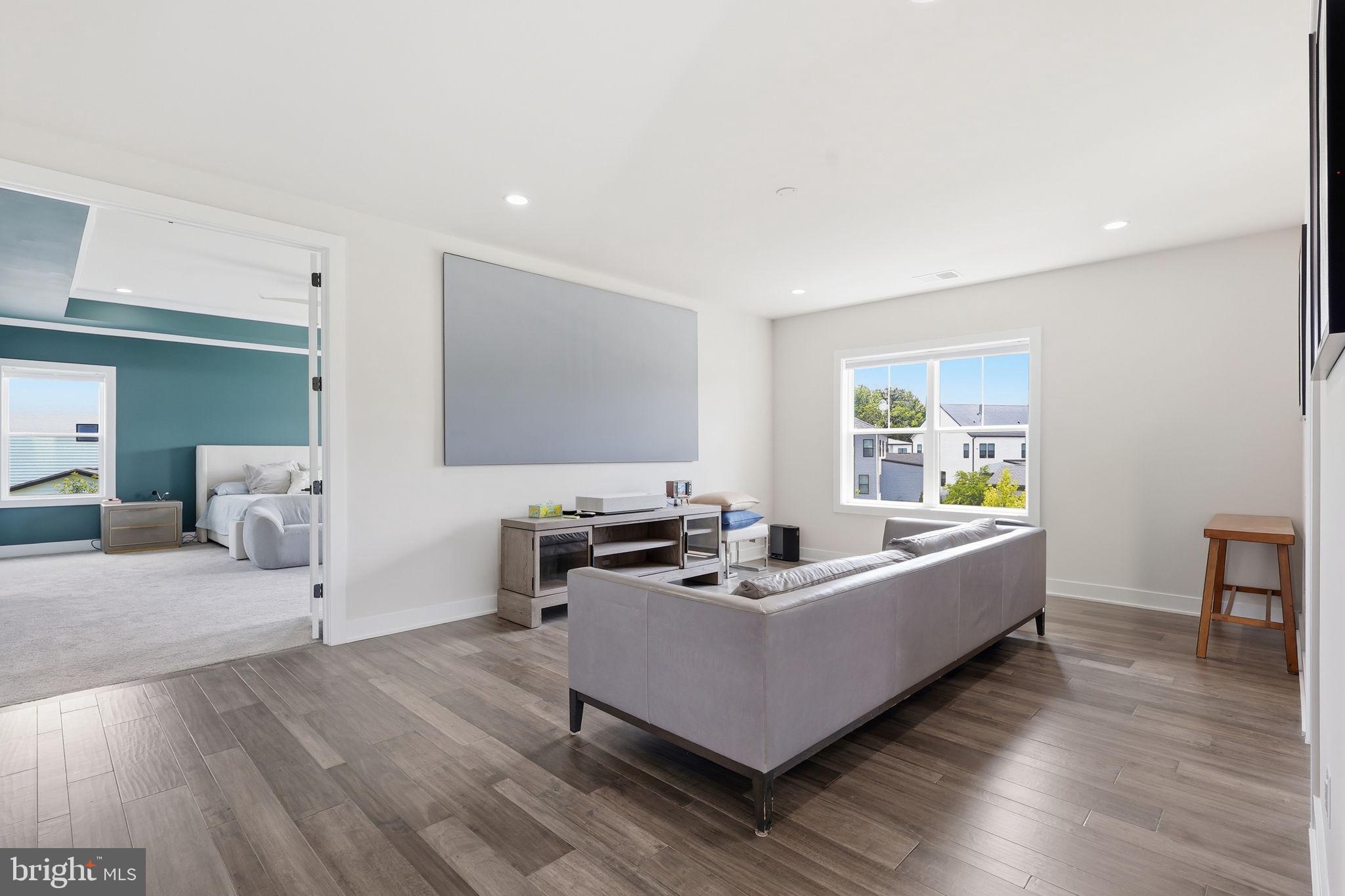 LENAH MILL - Residential