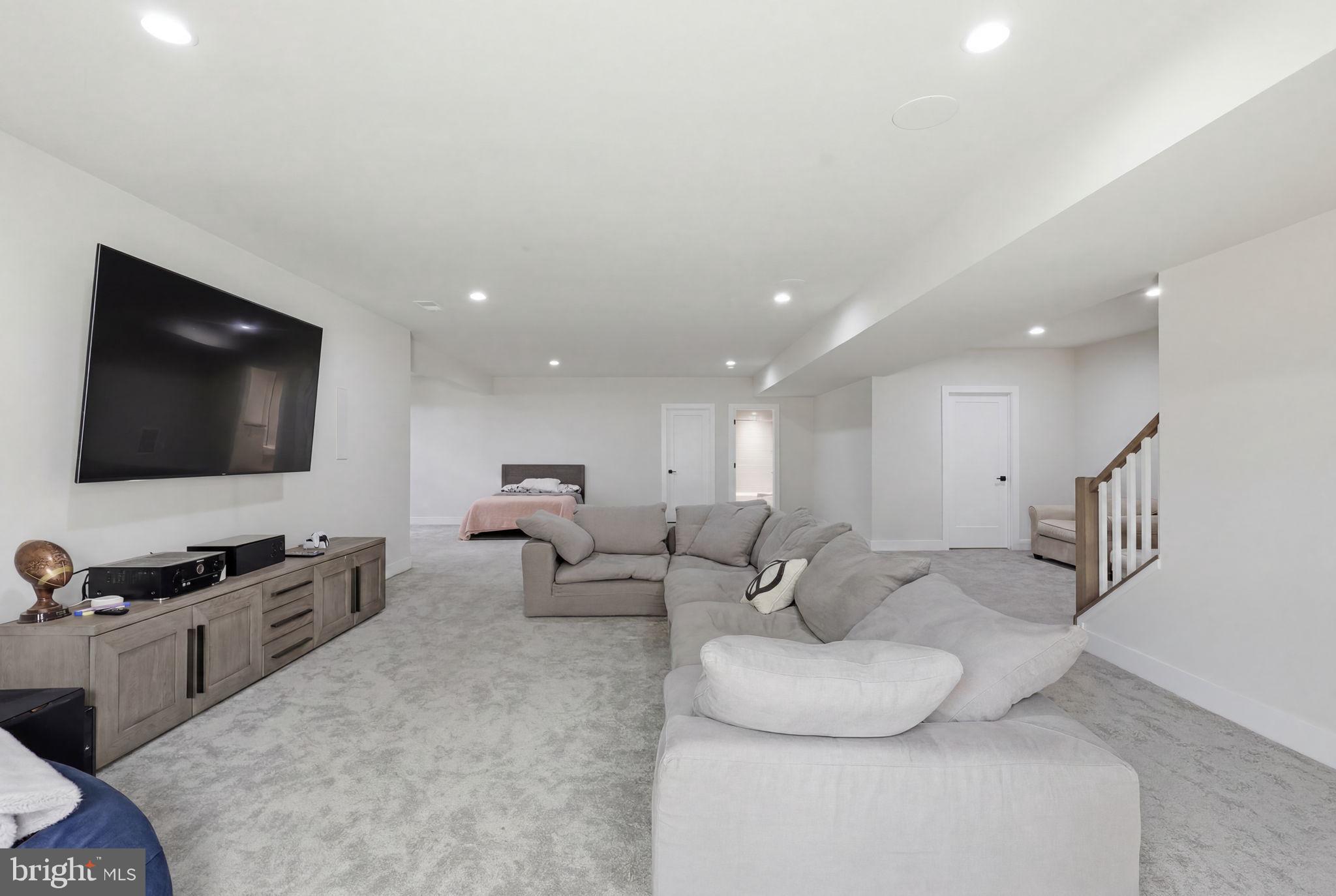 LENAH MILL - Residential