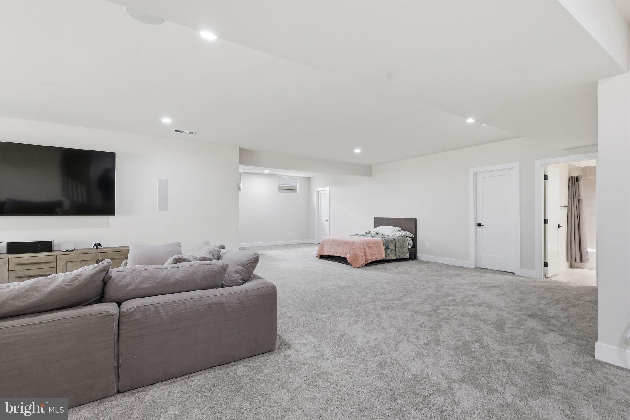 LENAH MILL - Residential