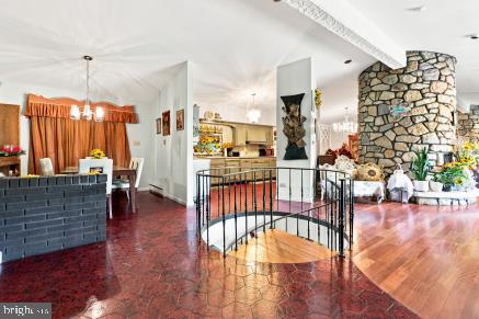 WEIR FARM - Residential