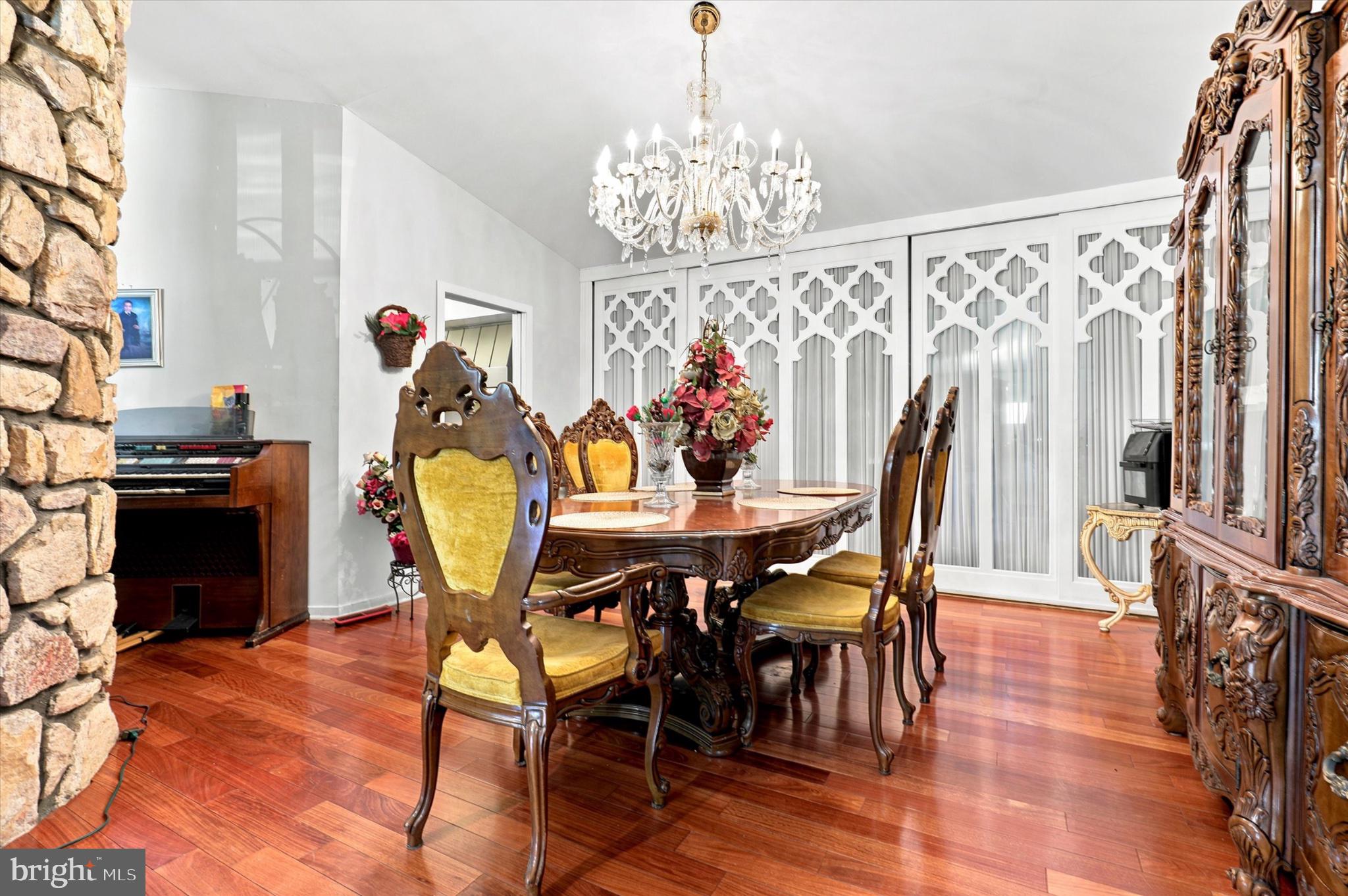 WEIR FARM - Residential