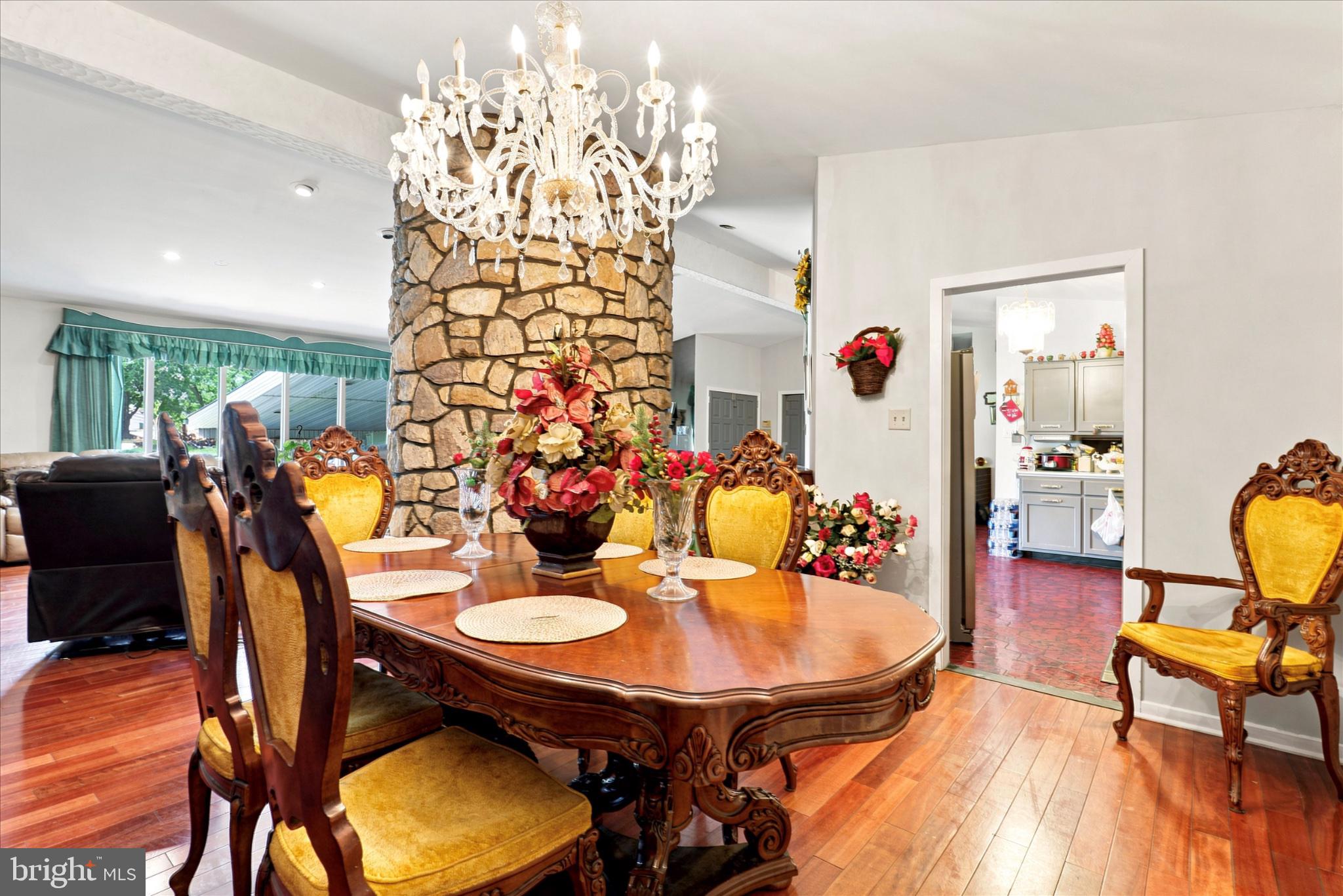 WEIR FARM - Residential