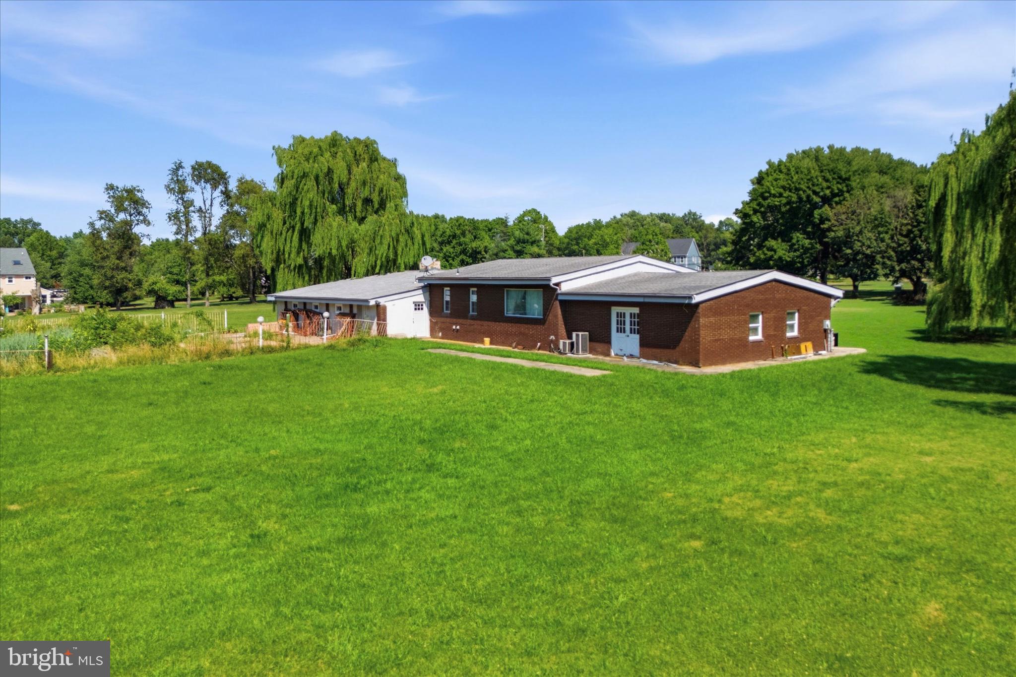 WEIR FARM - Residential
