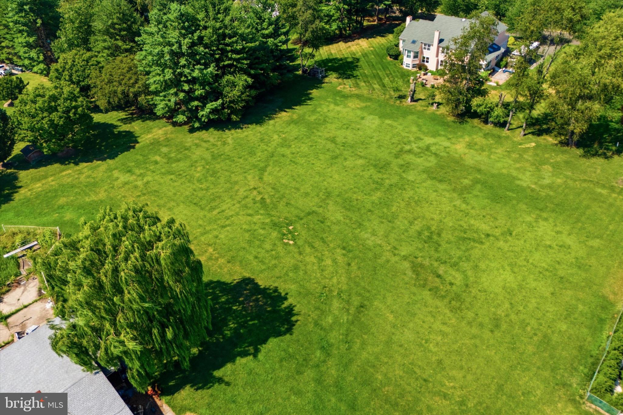 WEIR FARM - Residential