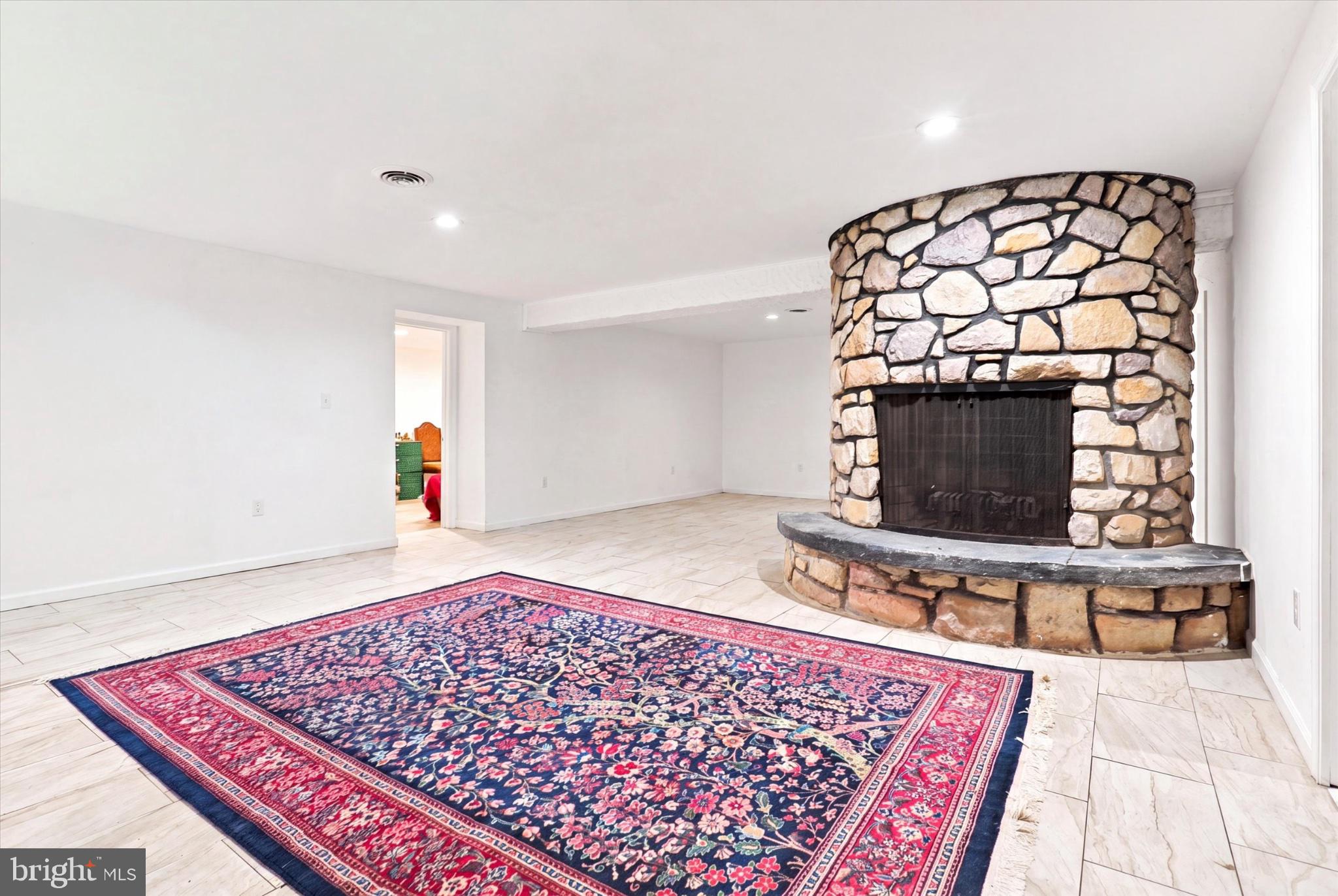WEIR FARM - Residential