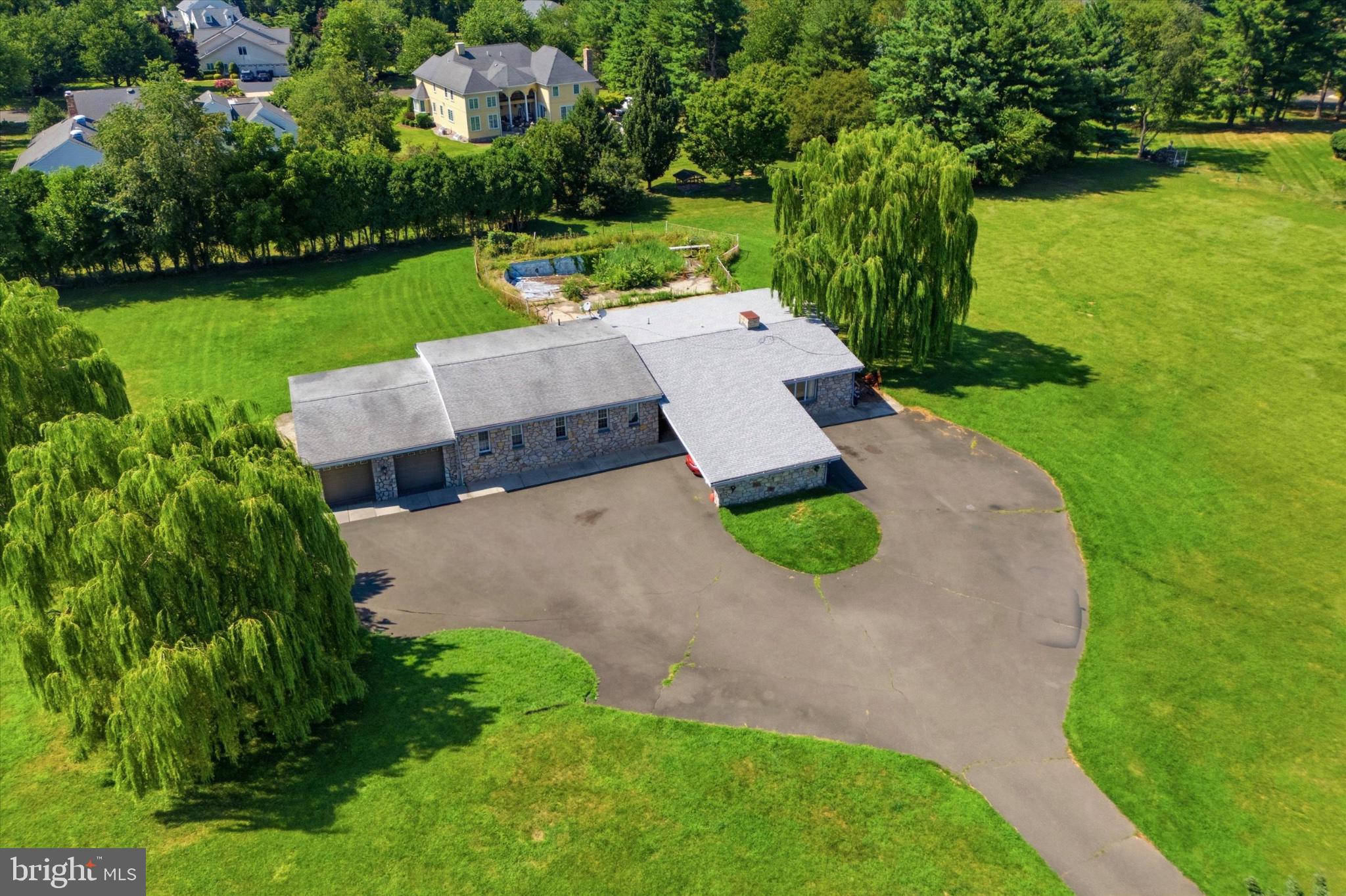 WEIR FARM - Residential