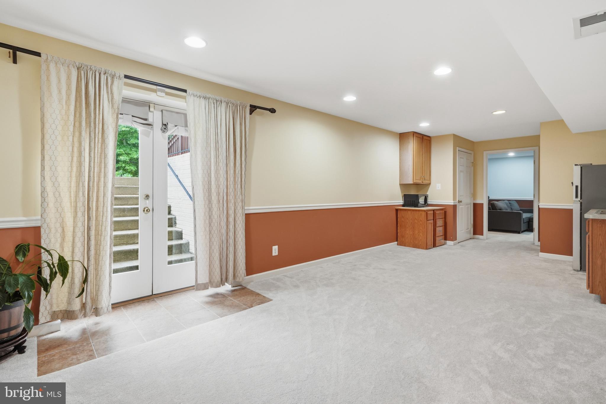 BROAD RUN OAKS - Residential