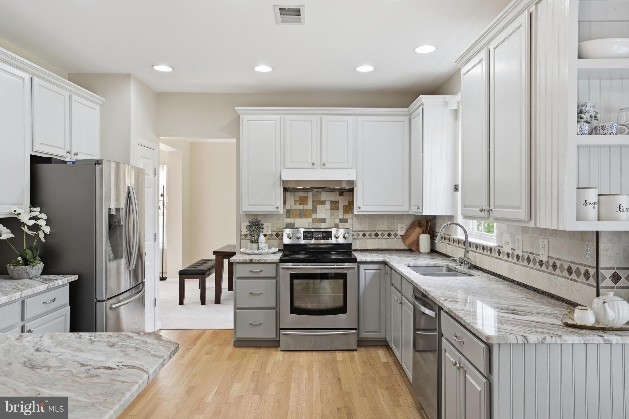 BROAD RUN OAKS - Residential
