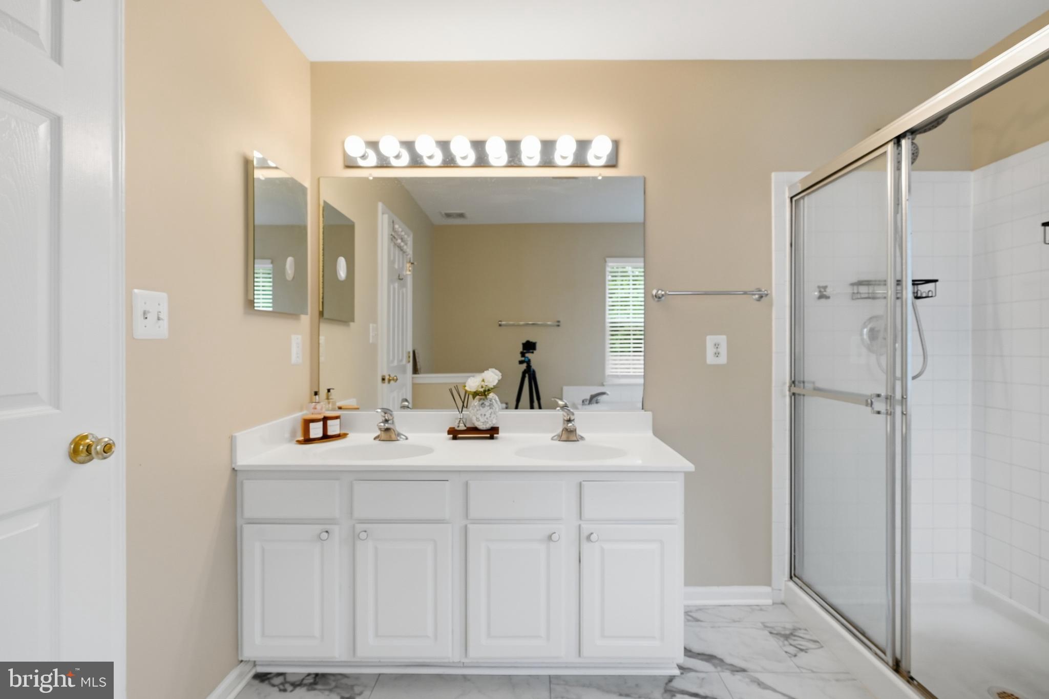 BROAD RUN OAKS - Residential