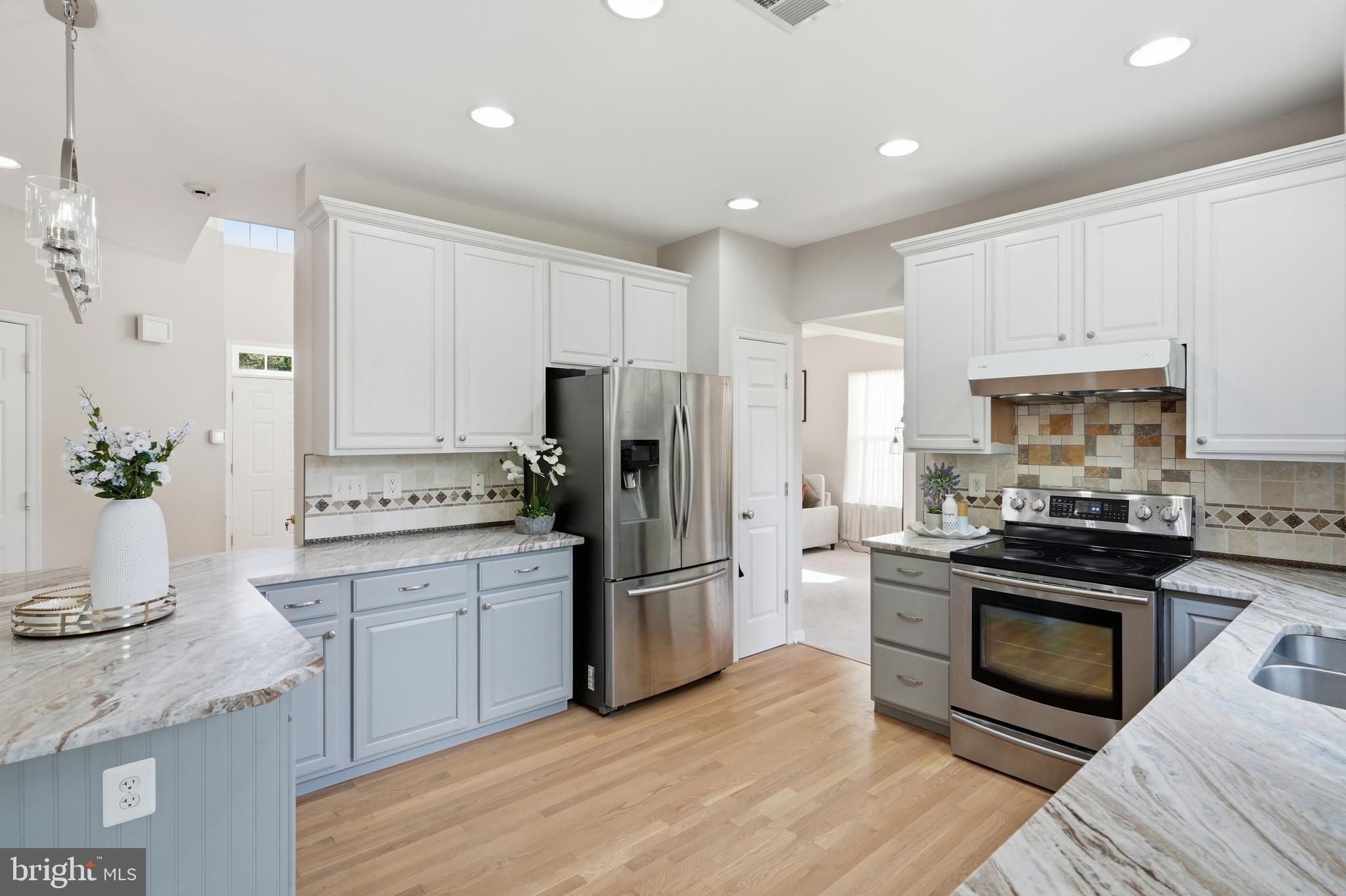 BROAD RUN OAKS - Residential