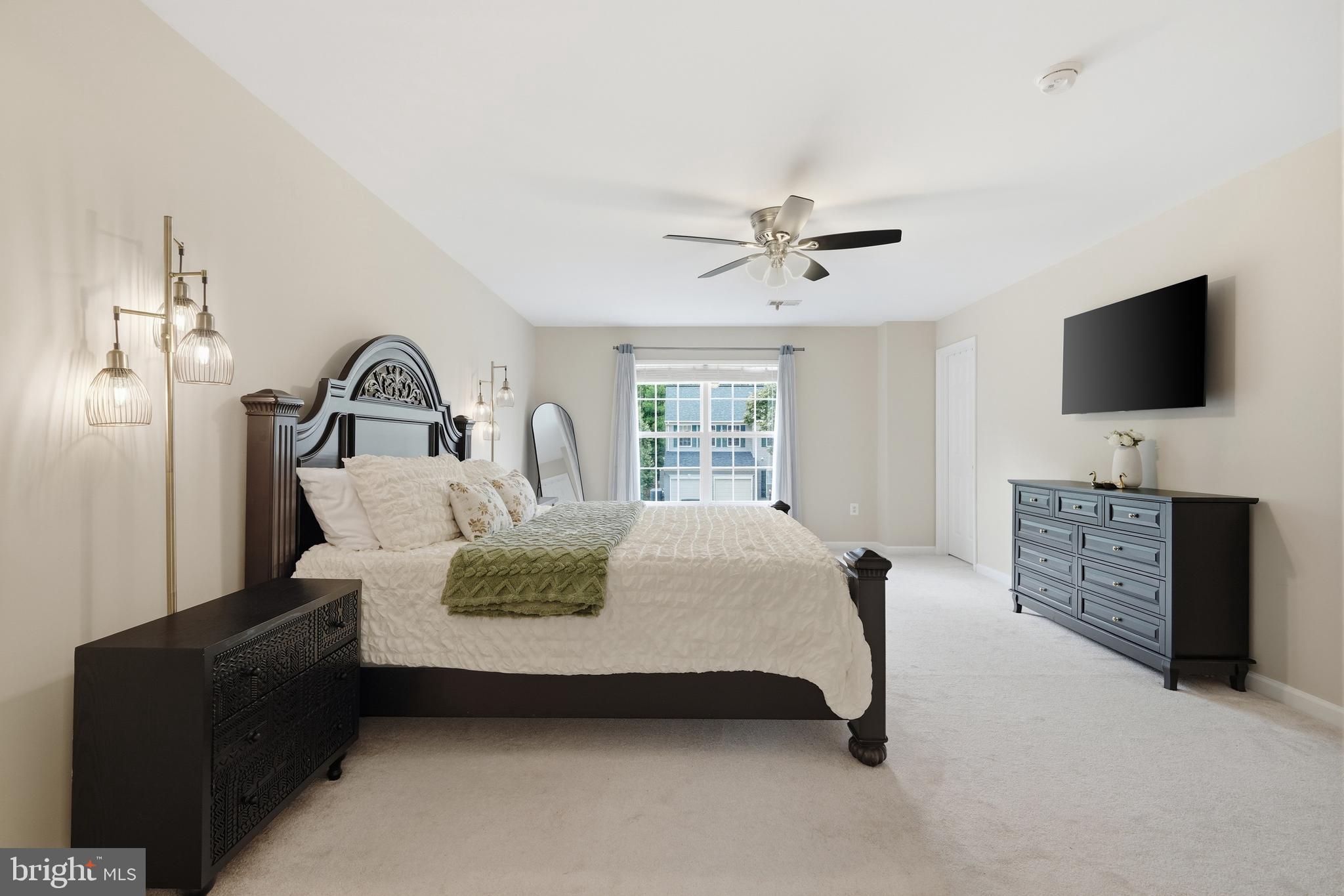 BROAD RUN OAKS - Residential