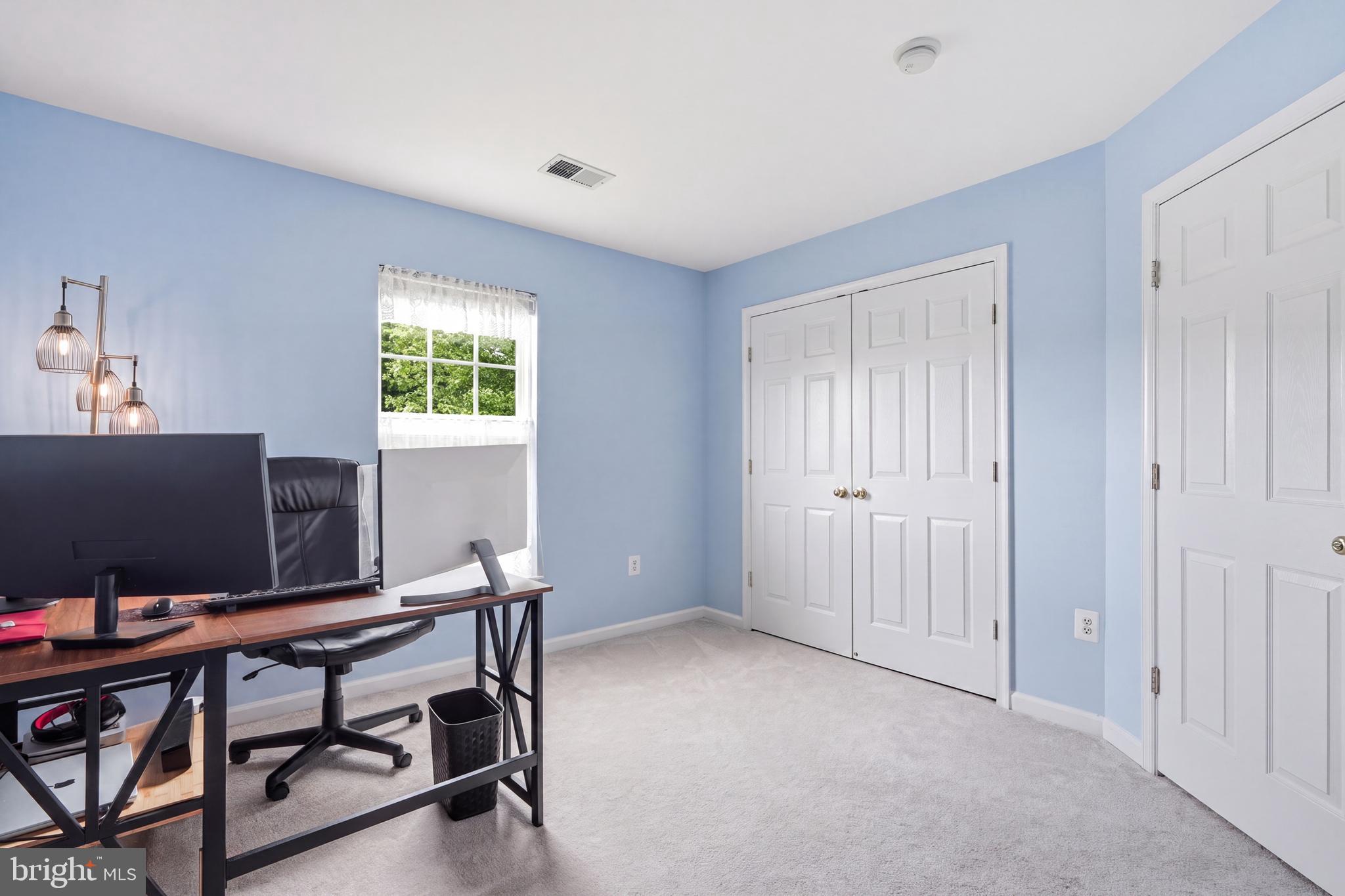 BROAD RUN OAKS - Residential