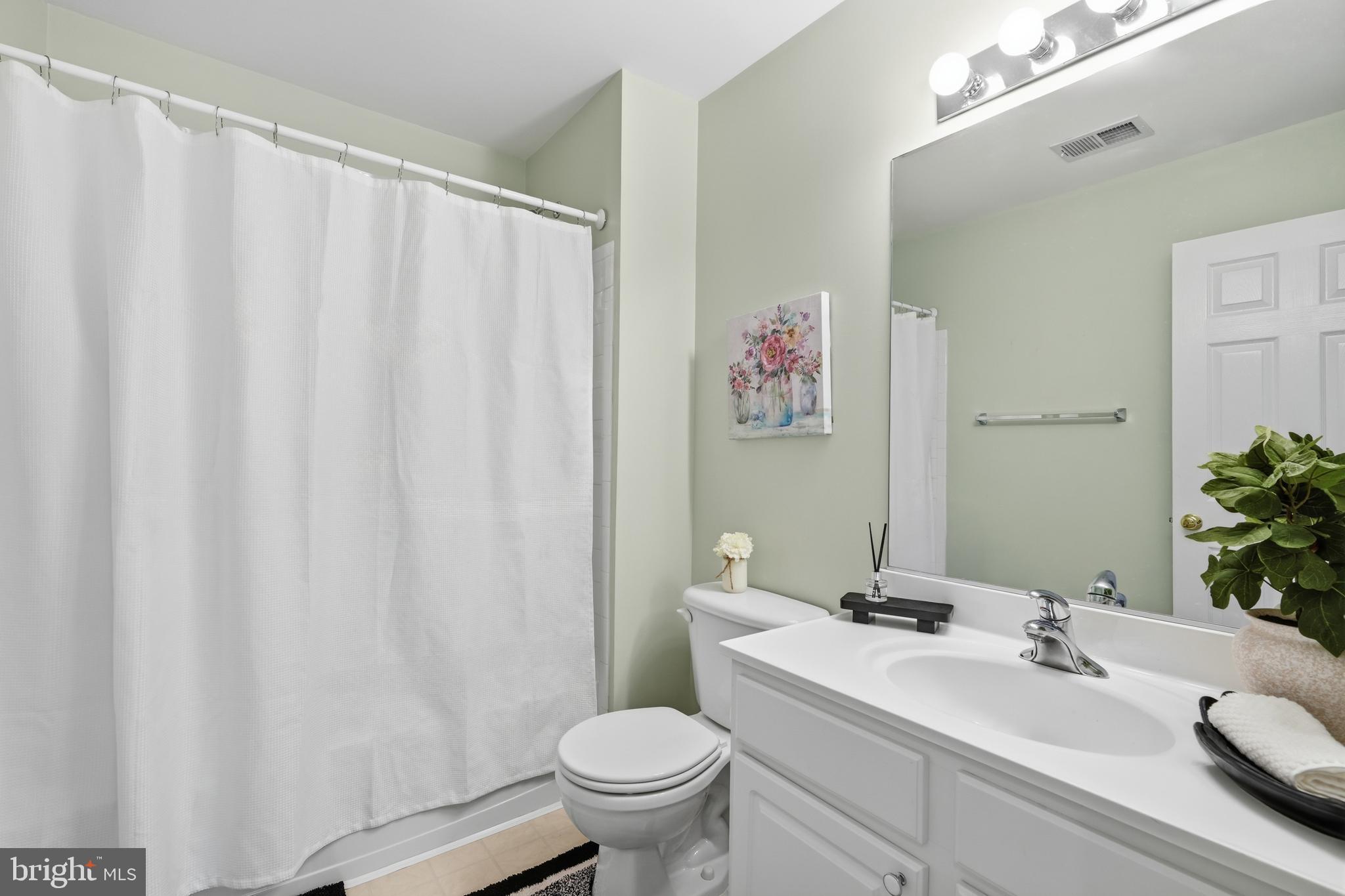BROAD RUN OAKS - Residential