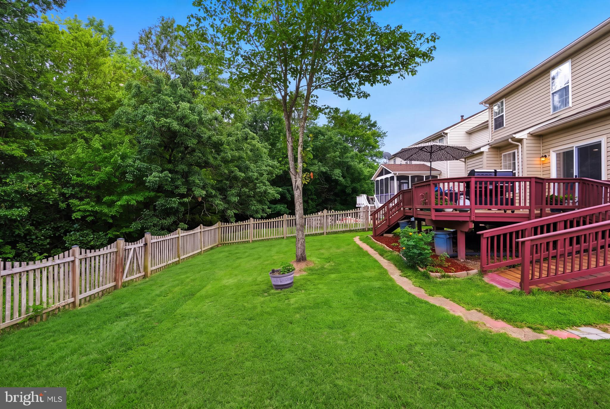 BROAD RUN OAKS - Residential