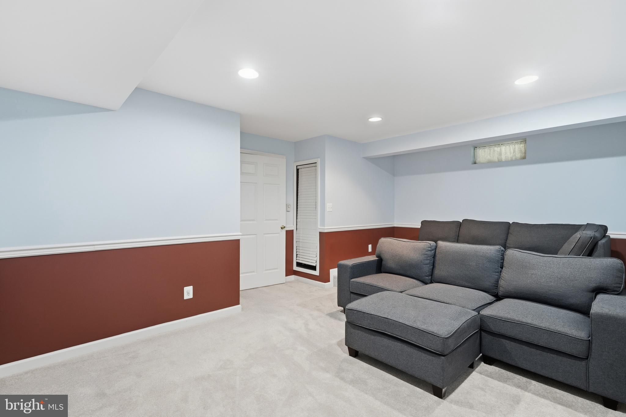 BROAD RUN OAKS - Residential