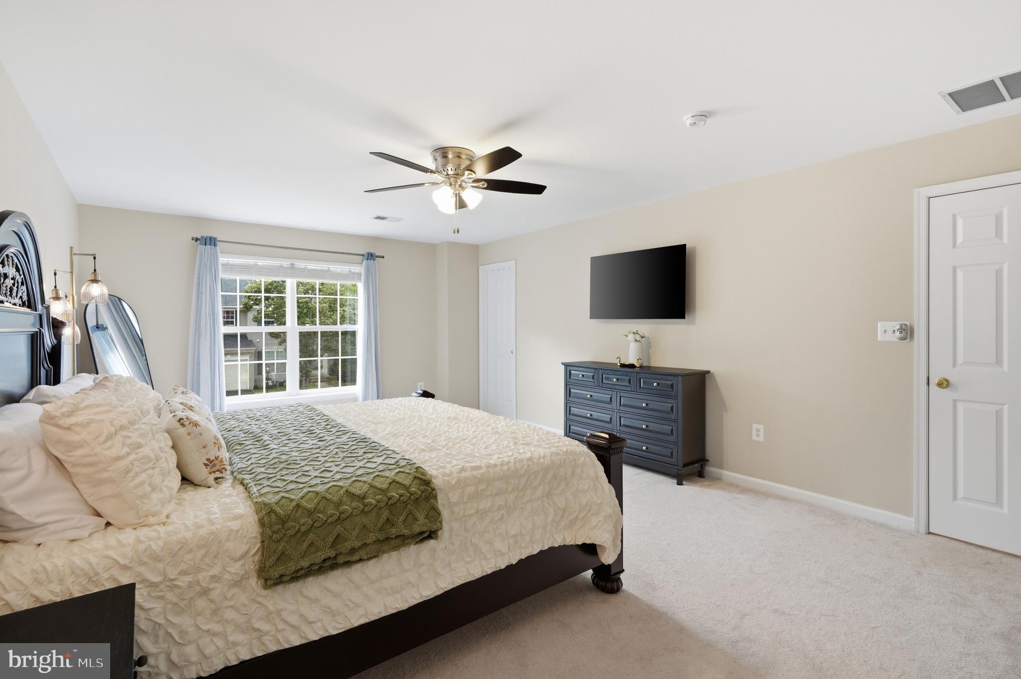 BROAD RUN OAKS - Residential
