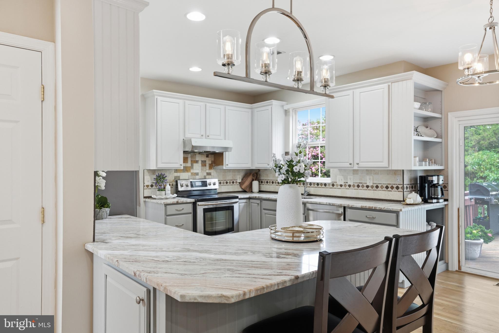 BROAD RUN OAKS - Residential