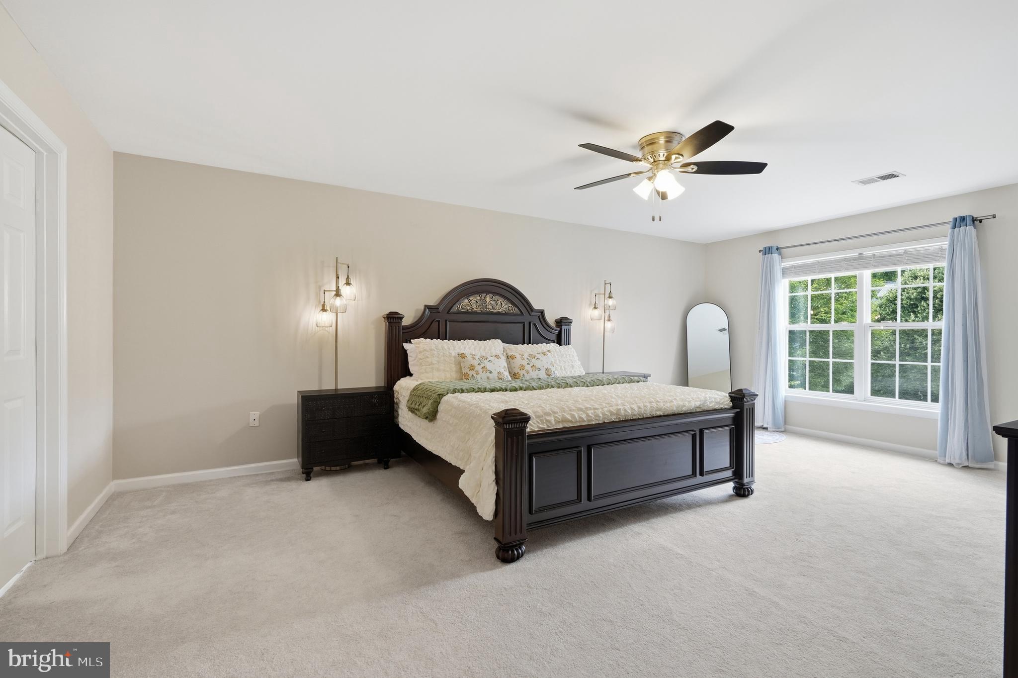 BROAD RUN OAKS - Residential