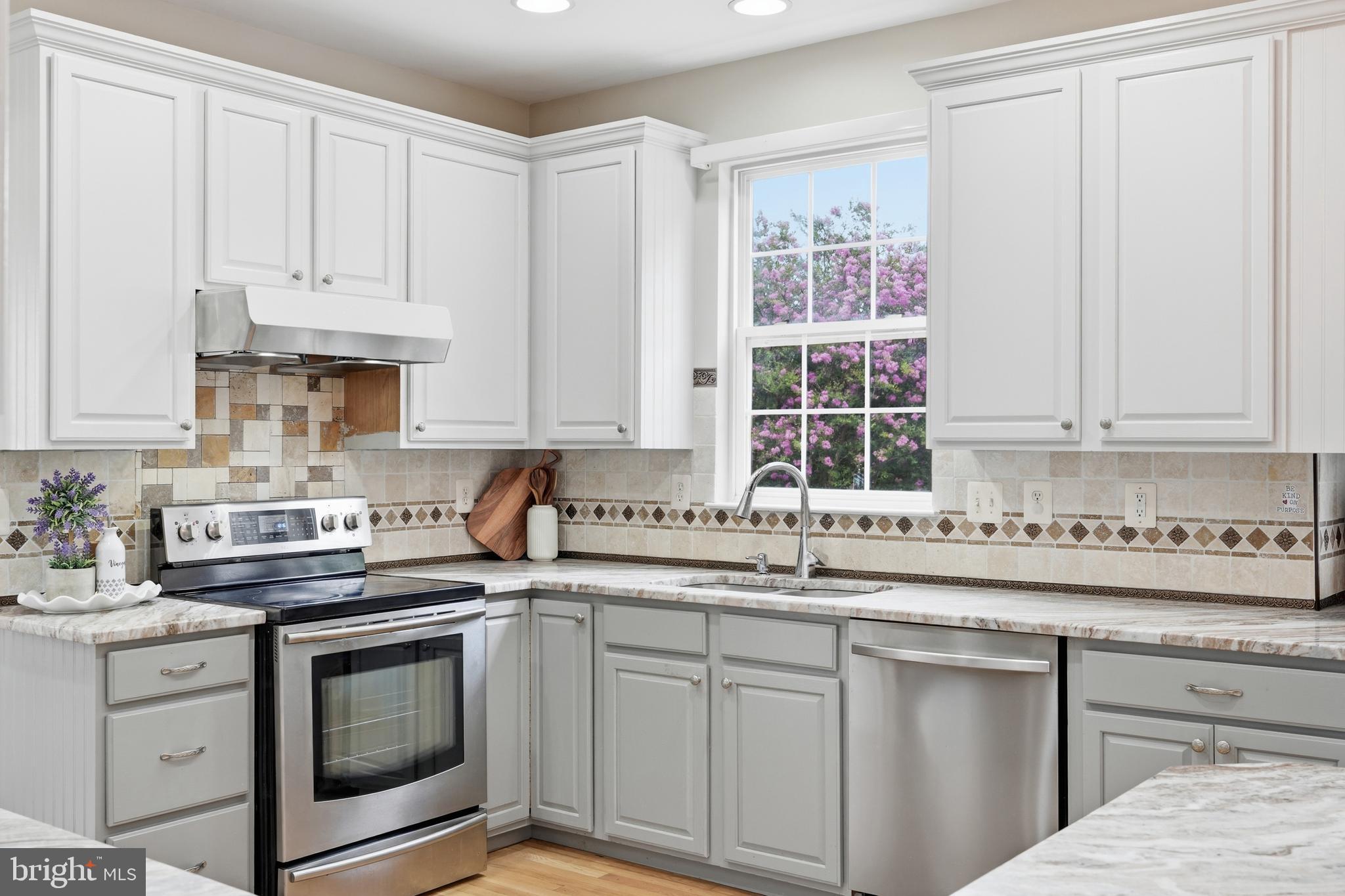 BROAD RUN OAKS - Residential