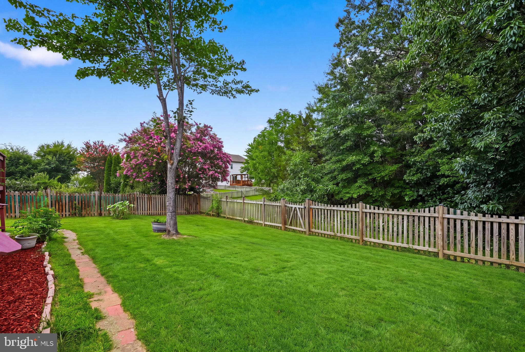 BROAD RUN OAKS - Residential
