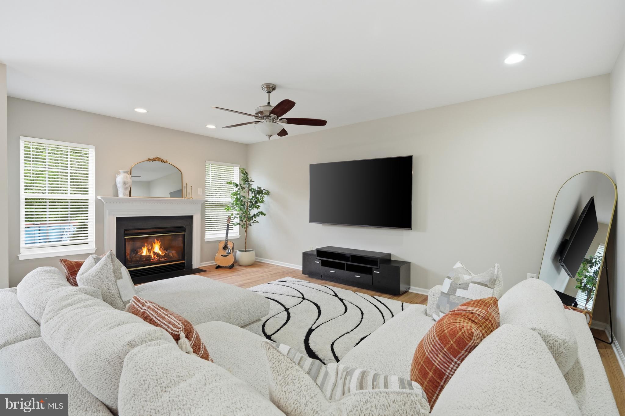 BROAD RUN OAKS - Residential