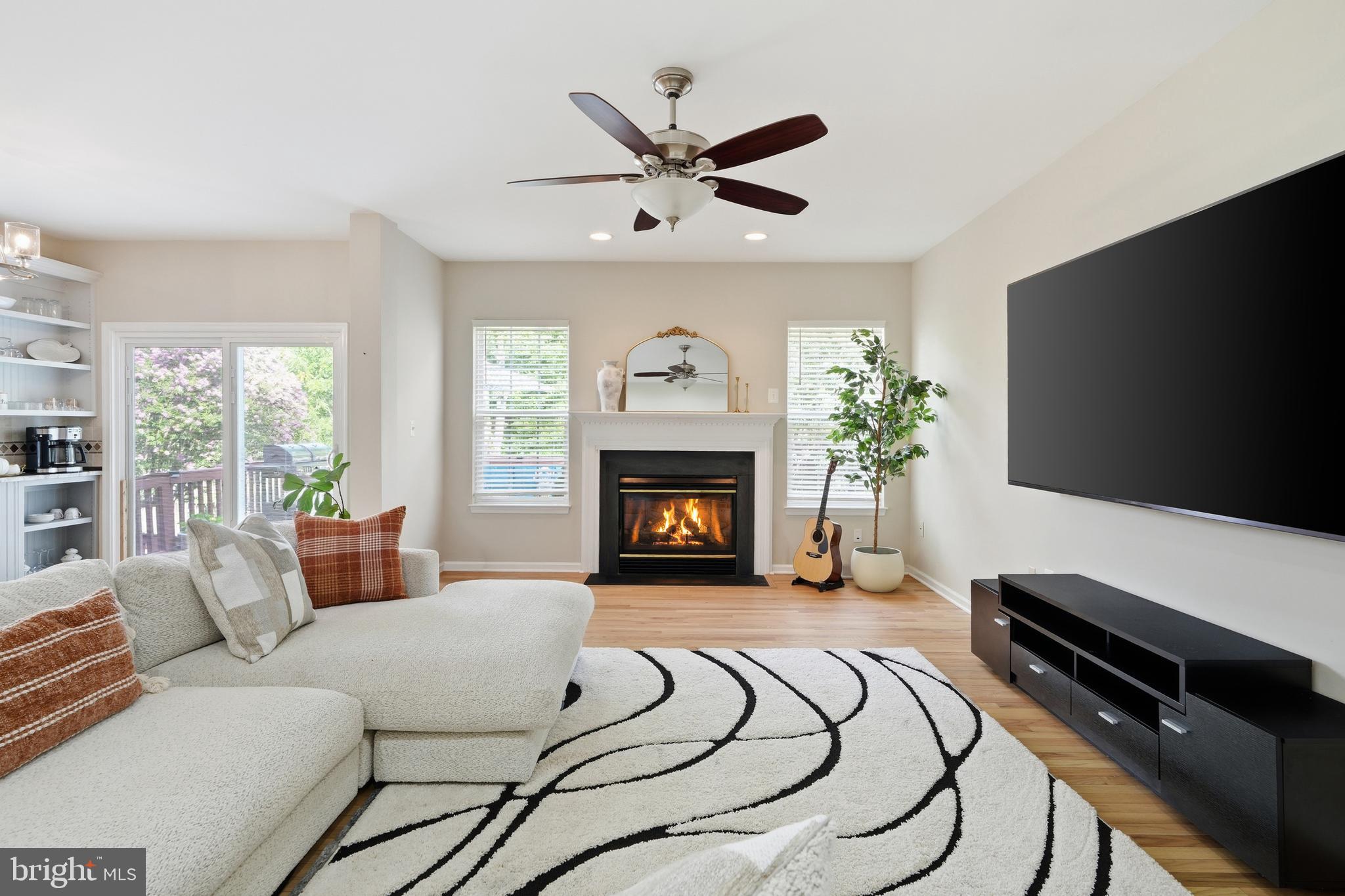 BROAD RUN OAKS - Residential