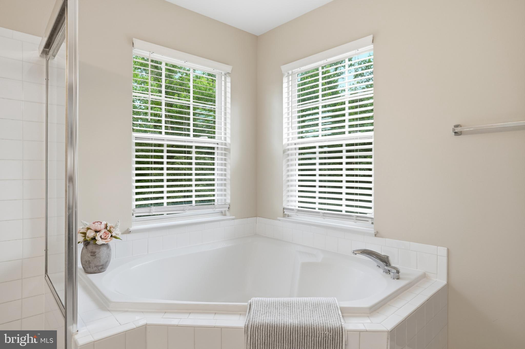 BROAD RUN OAKS - Residential