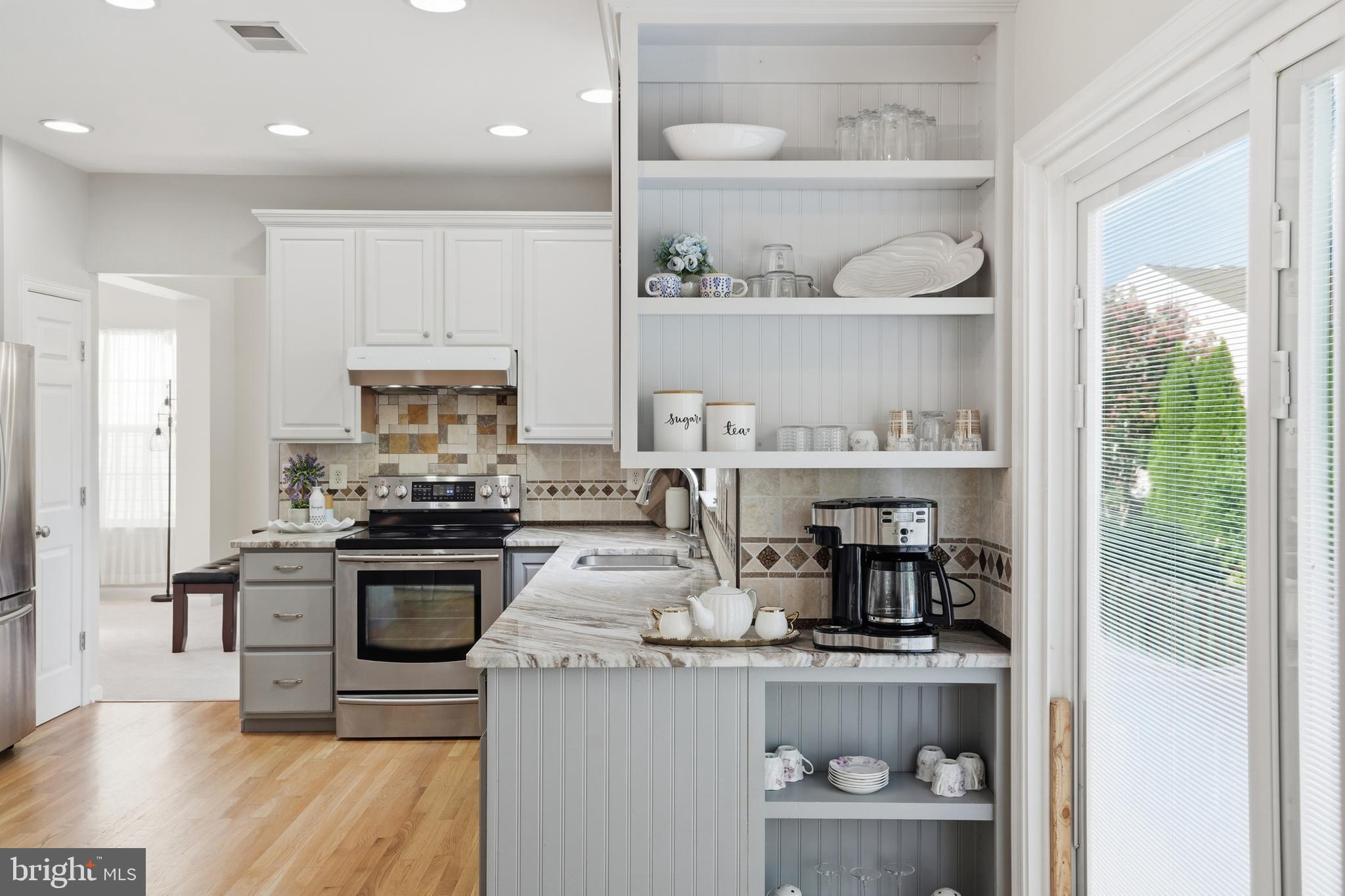 BROAD RUN OAKS - Residential
