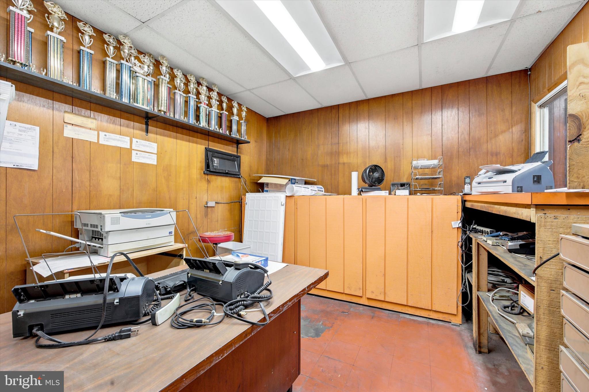 MANTUA - Commercial Sale