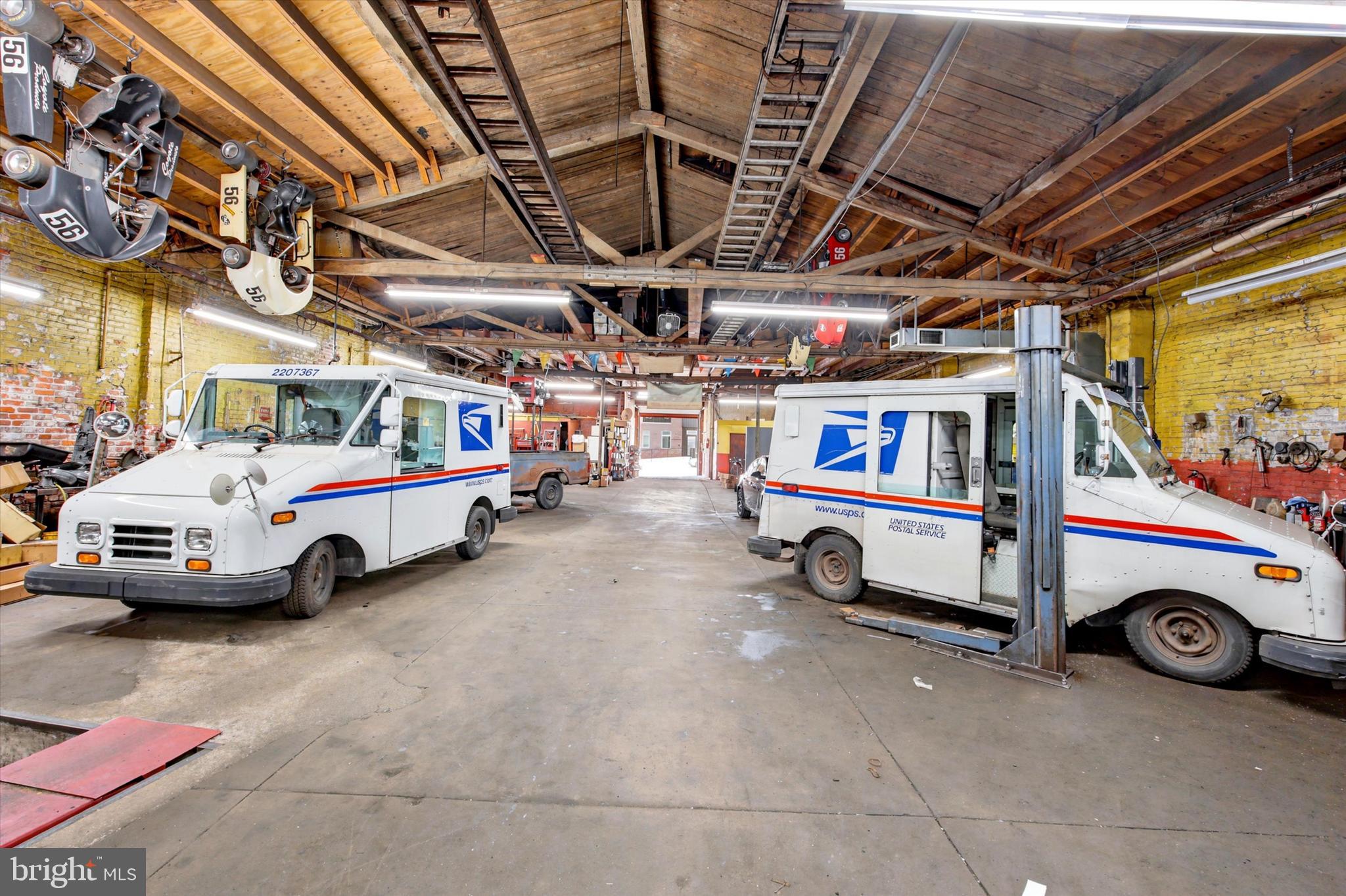 MANTUA - Commercial Sale