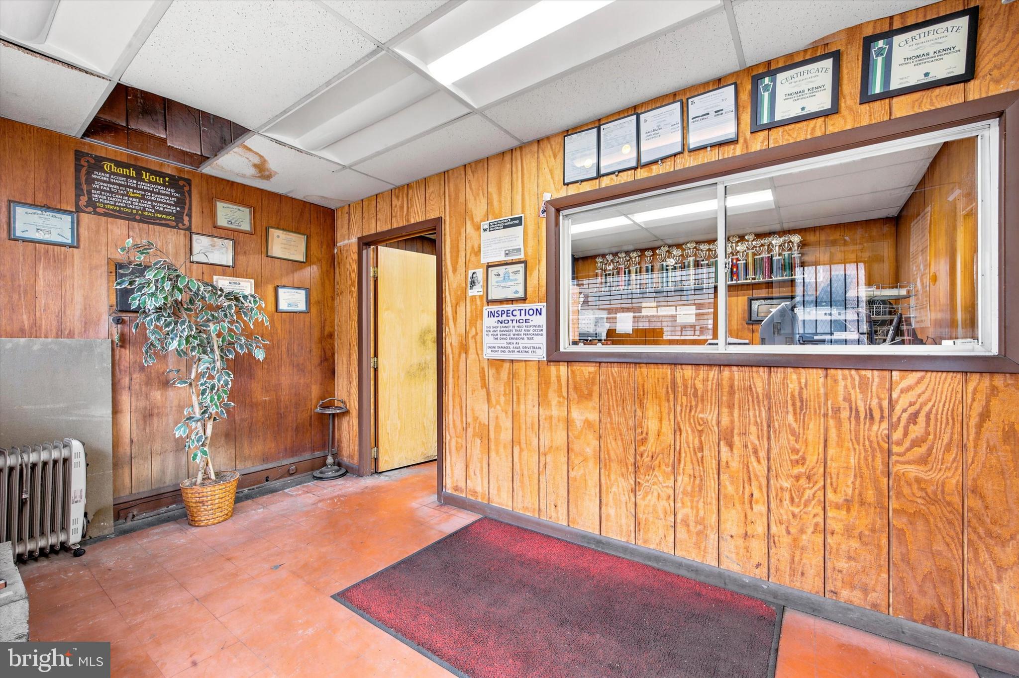 MANTUA - Commercial Sale