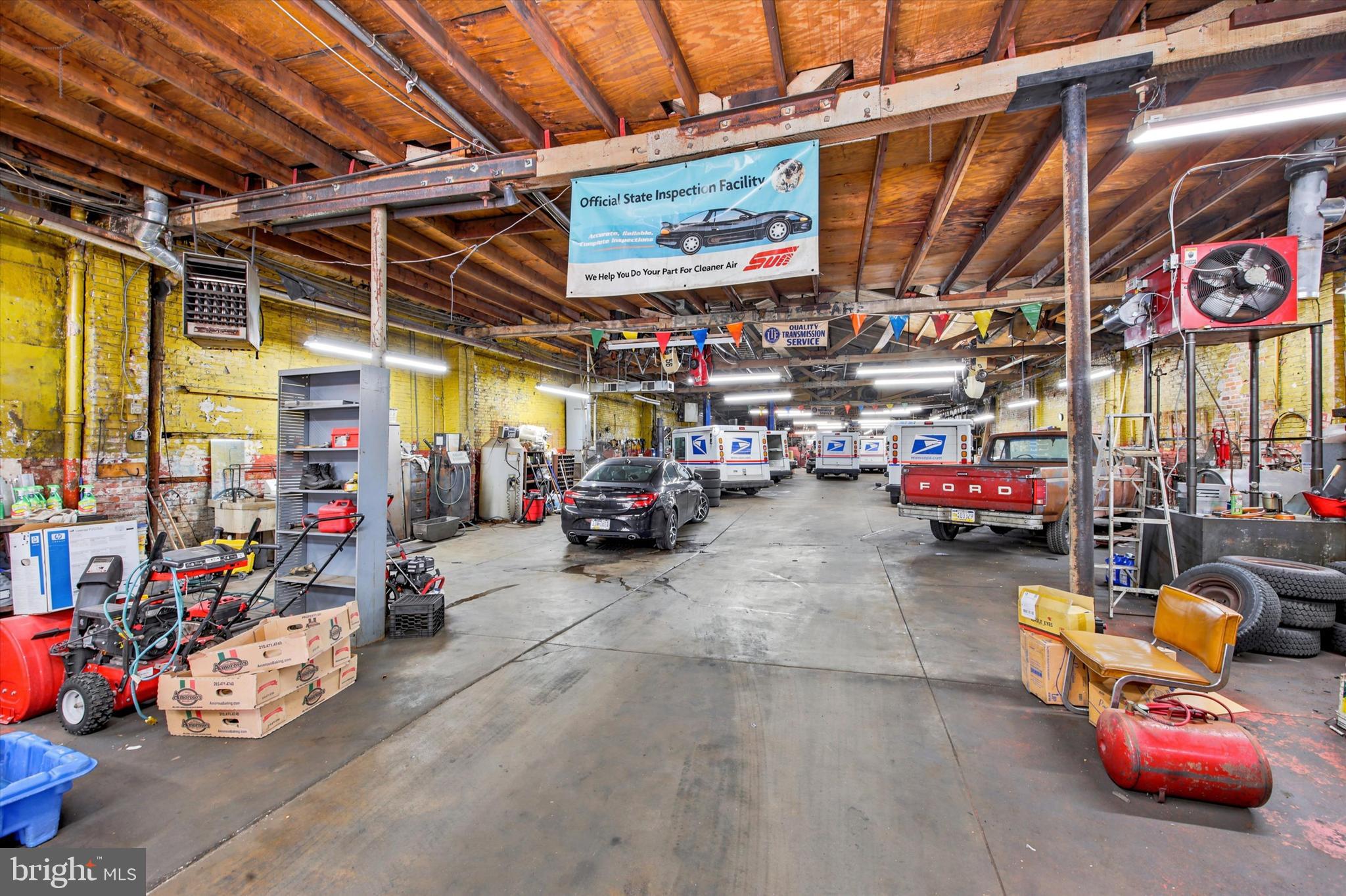 MANTUA - Commercial Sale