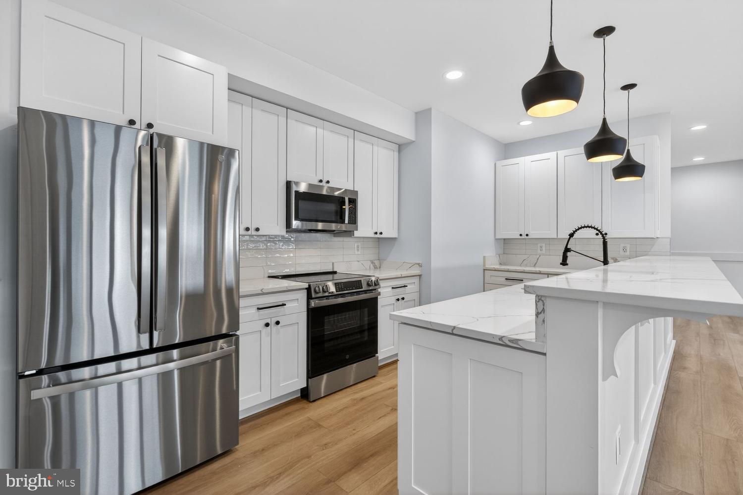 ROCK ISLAND LANDING - Residential