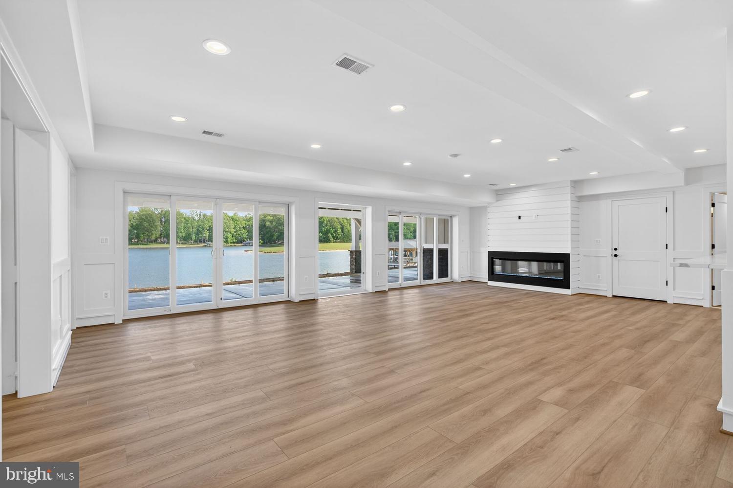 ROCK ISLAND LANDING - Residential